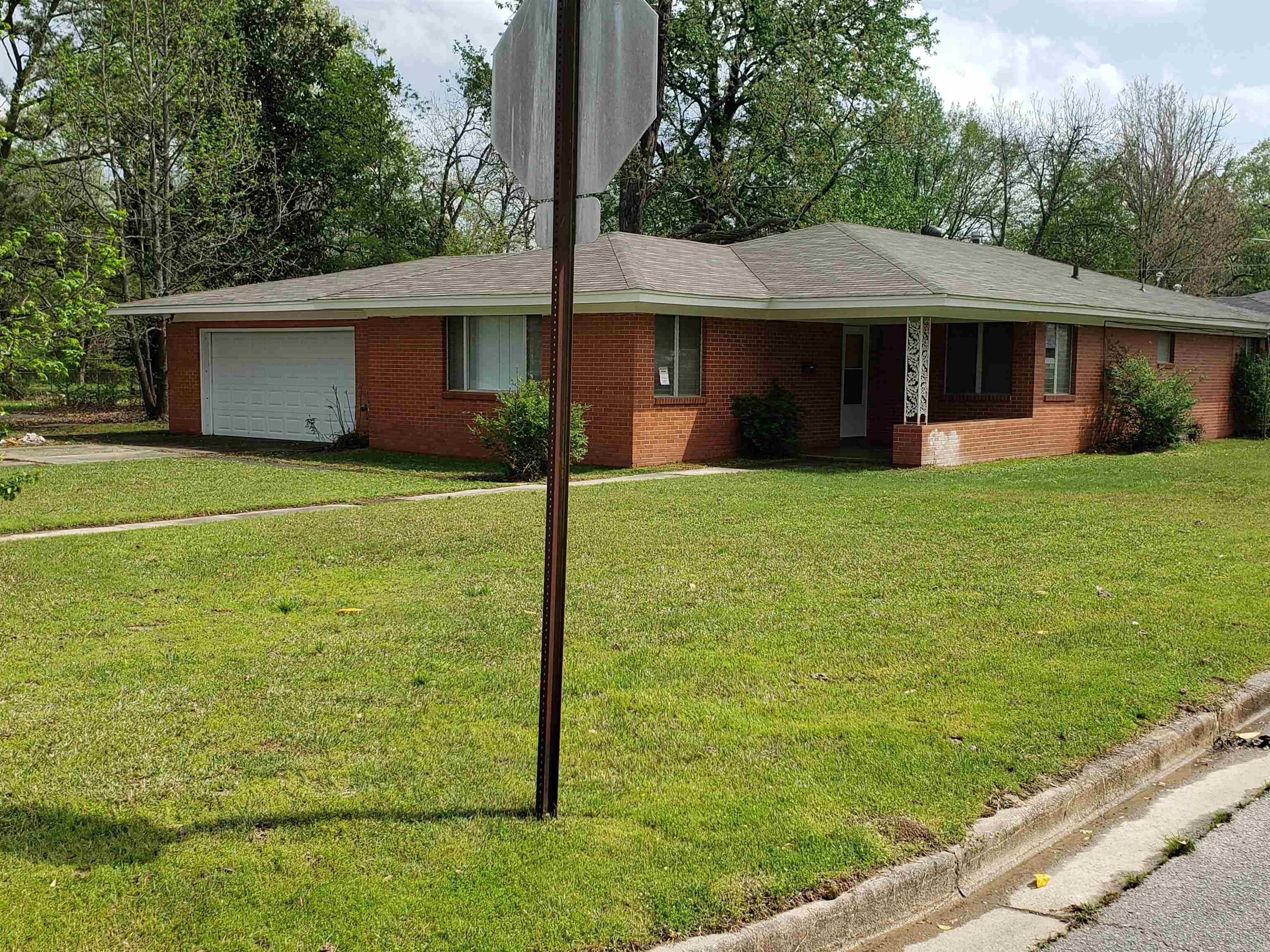 Beautiful and spacious remodeled home with 5 bedrooms and 2 full baths. Has new paint, roof, hotwater heater, flooring, bathrooms and more. Must see to appreciate! Call for more details!