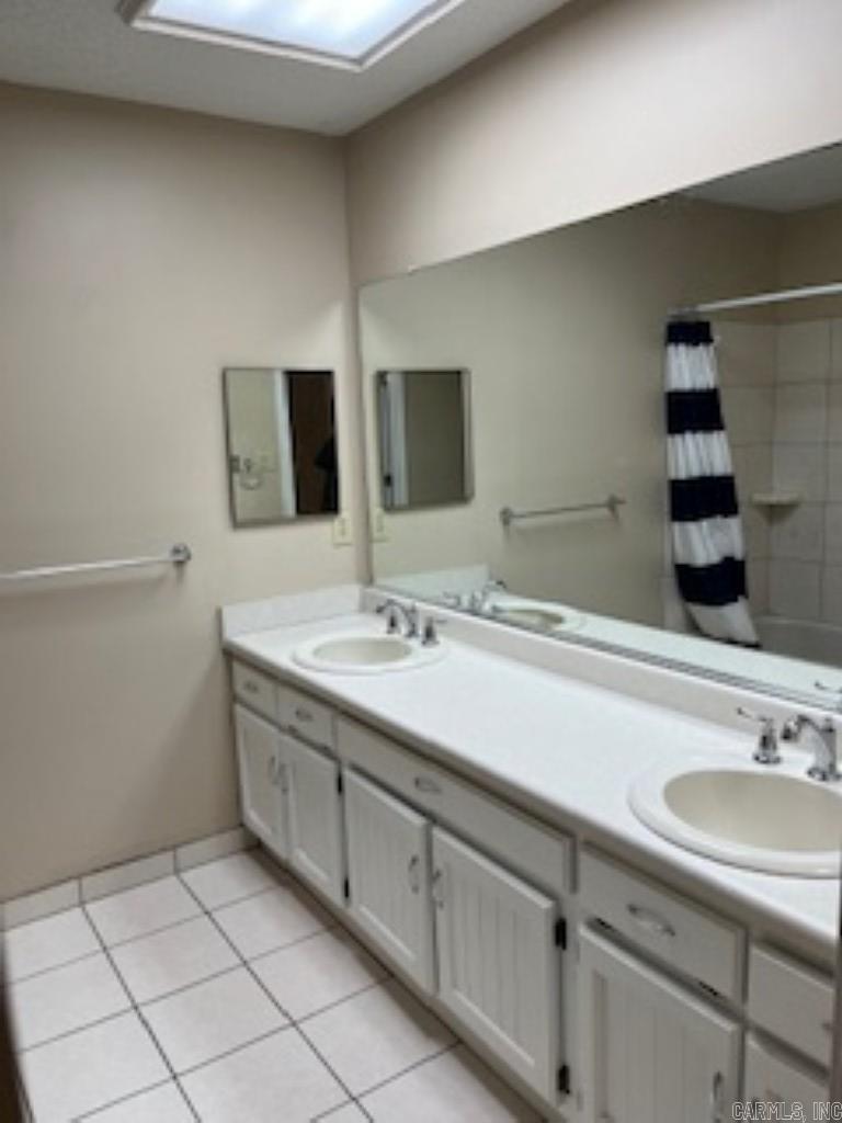 OAKRIDGE ESTATES - Residential