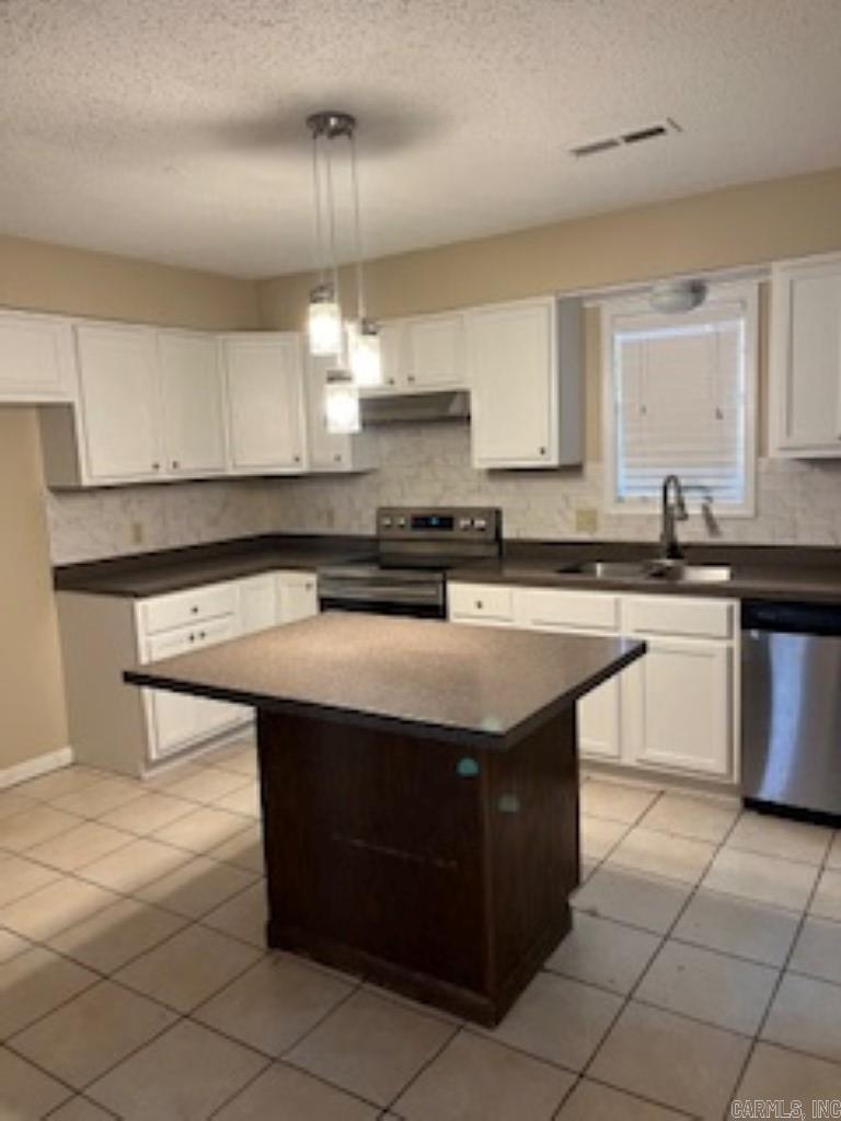 OAKRIDGE ESTATES - Residential