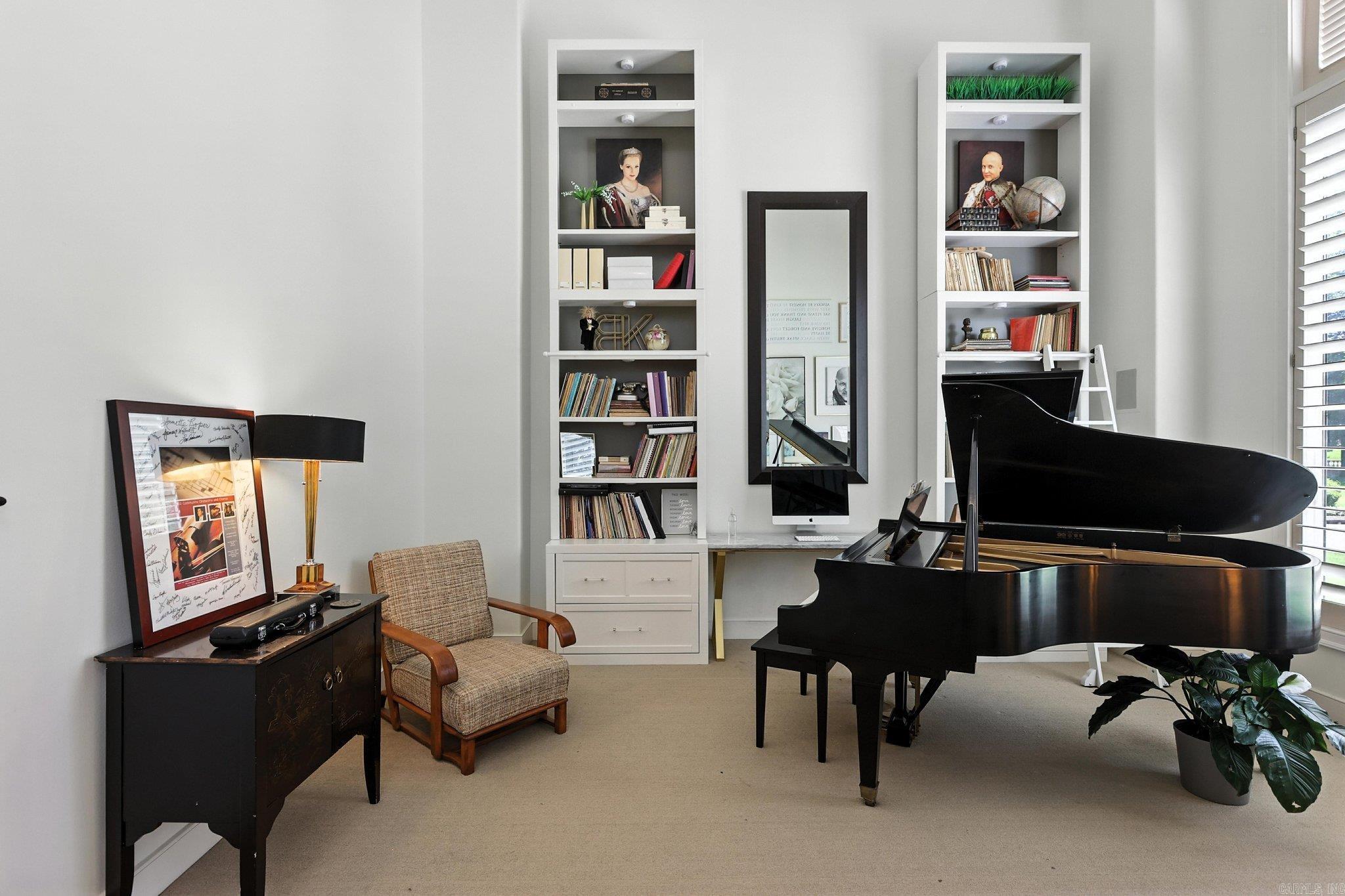 CHENAL VALLEY CHENAL CIRCLE - Residential