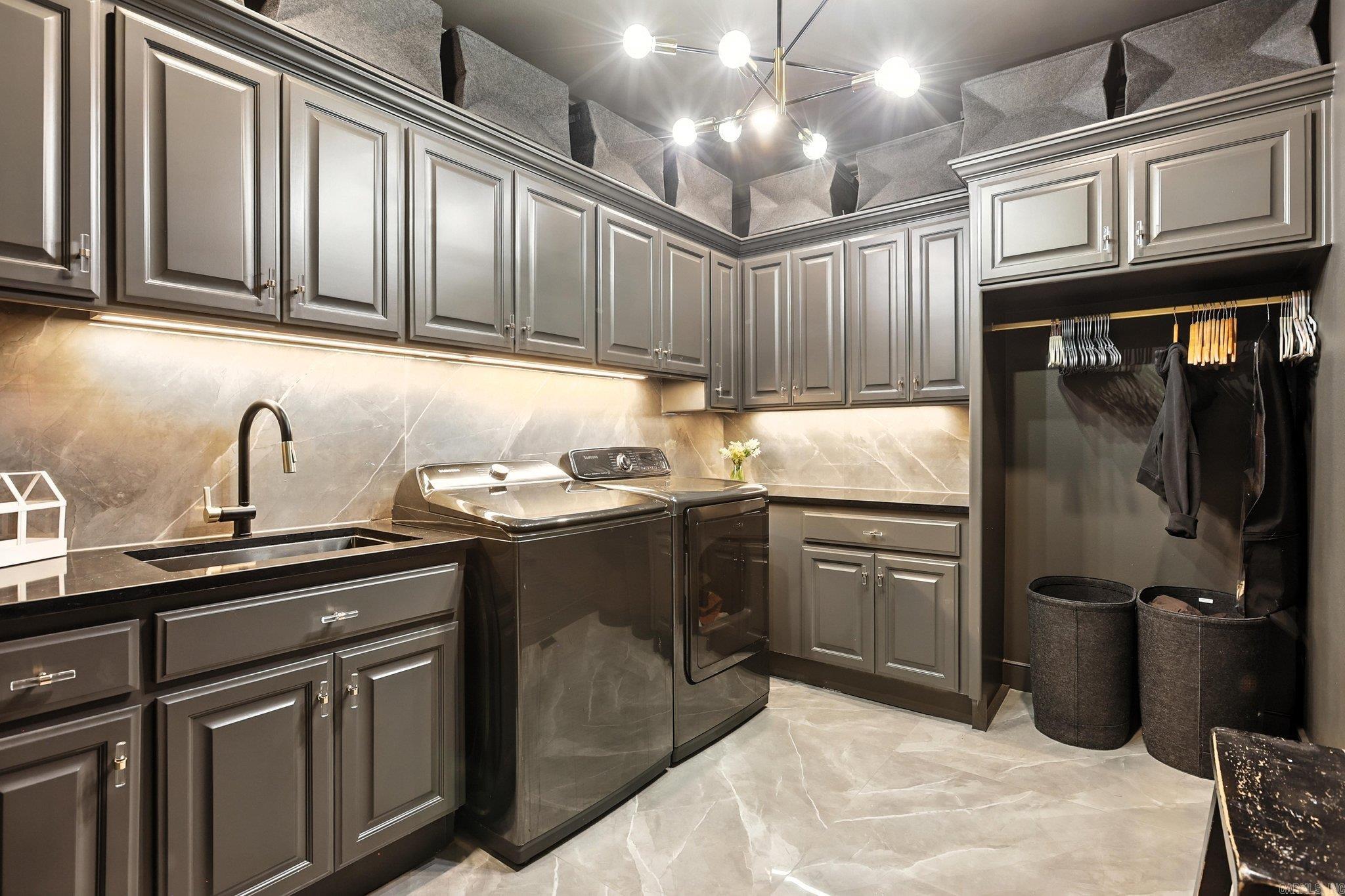 CHENAL VALLEY CHENAL CIRCLE - Residential