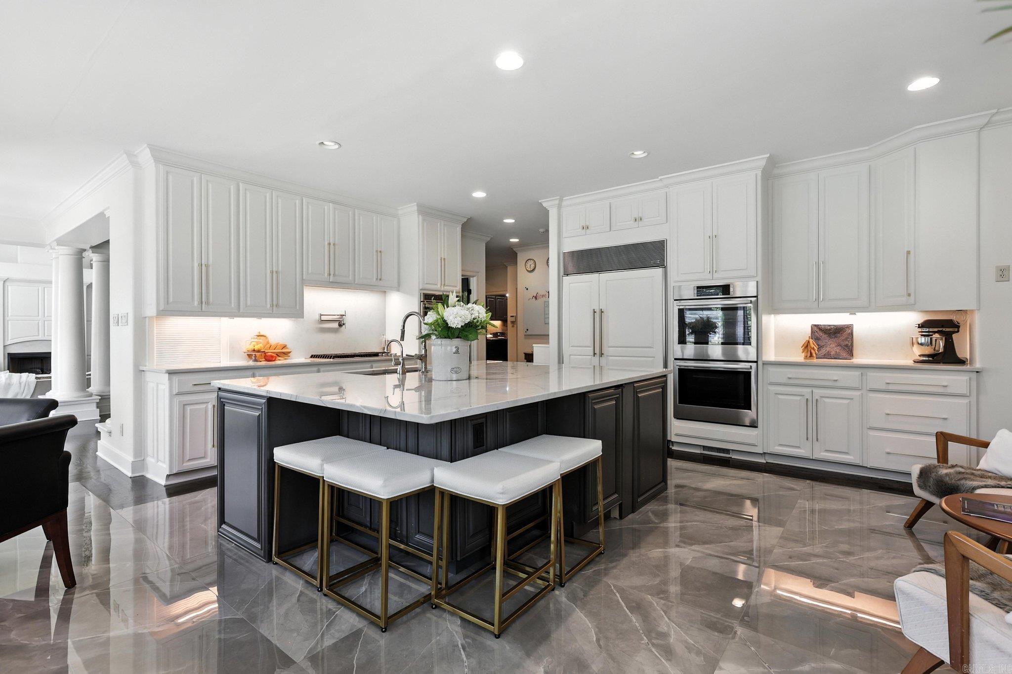 CHENAL VALLEY CHENAL CIRCLE - Residential