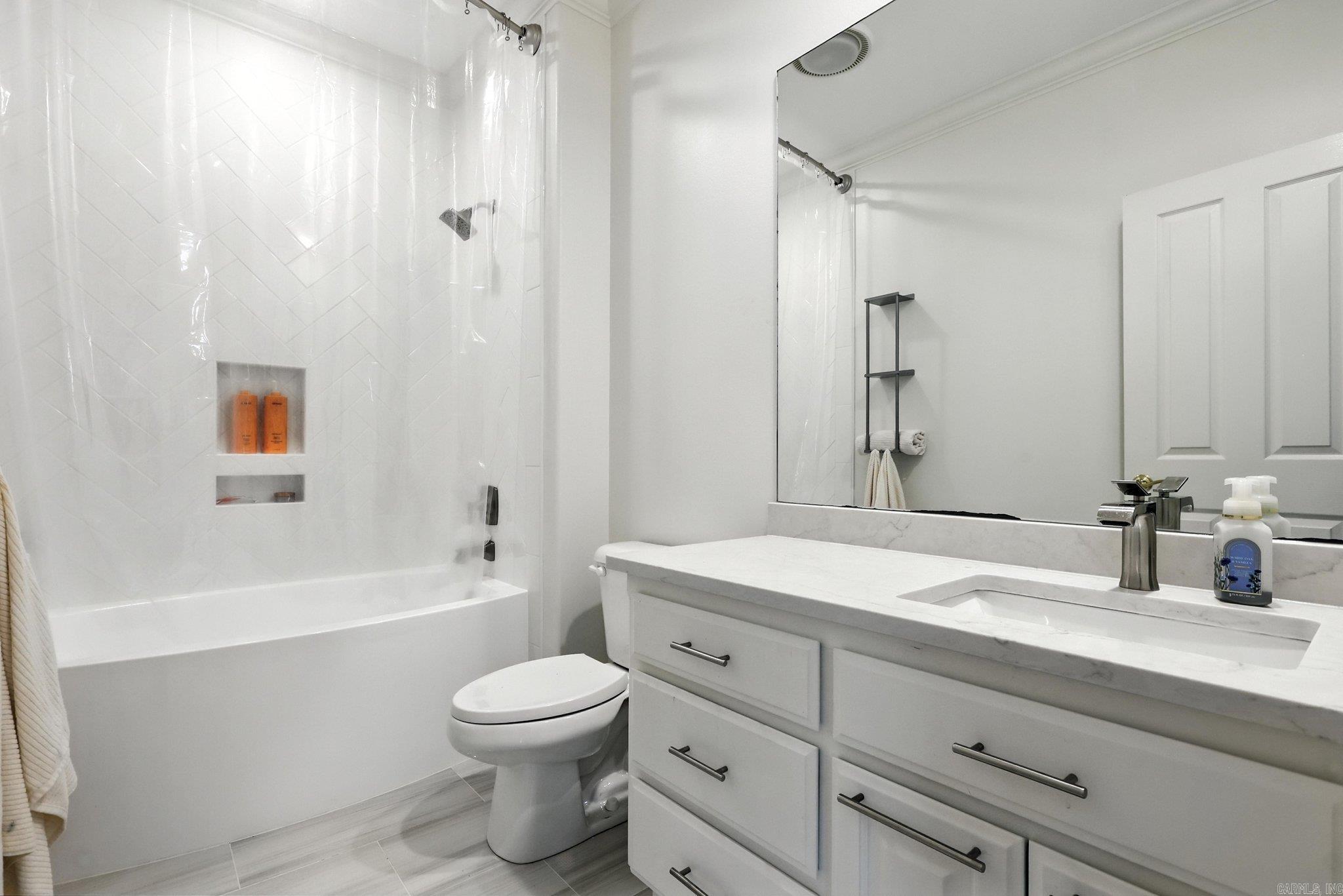 CHENAL VALLEY CHENAL CIRCLE - Residential