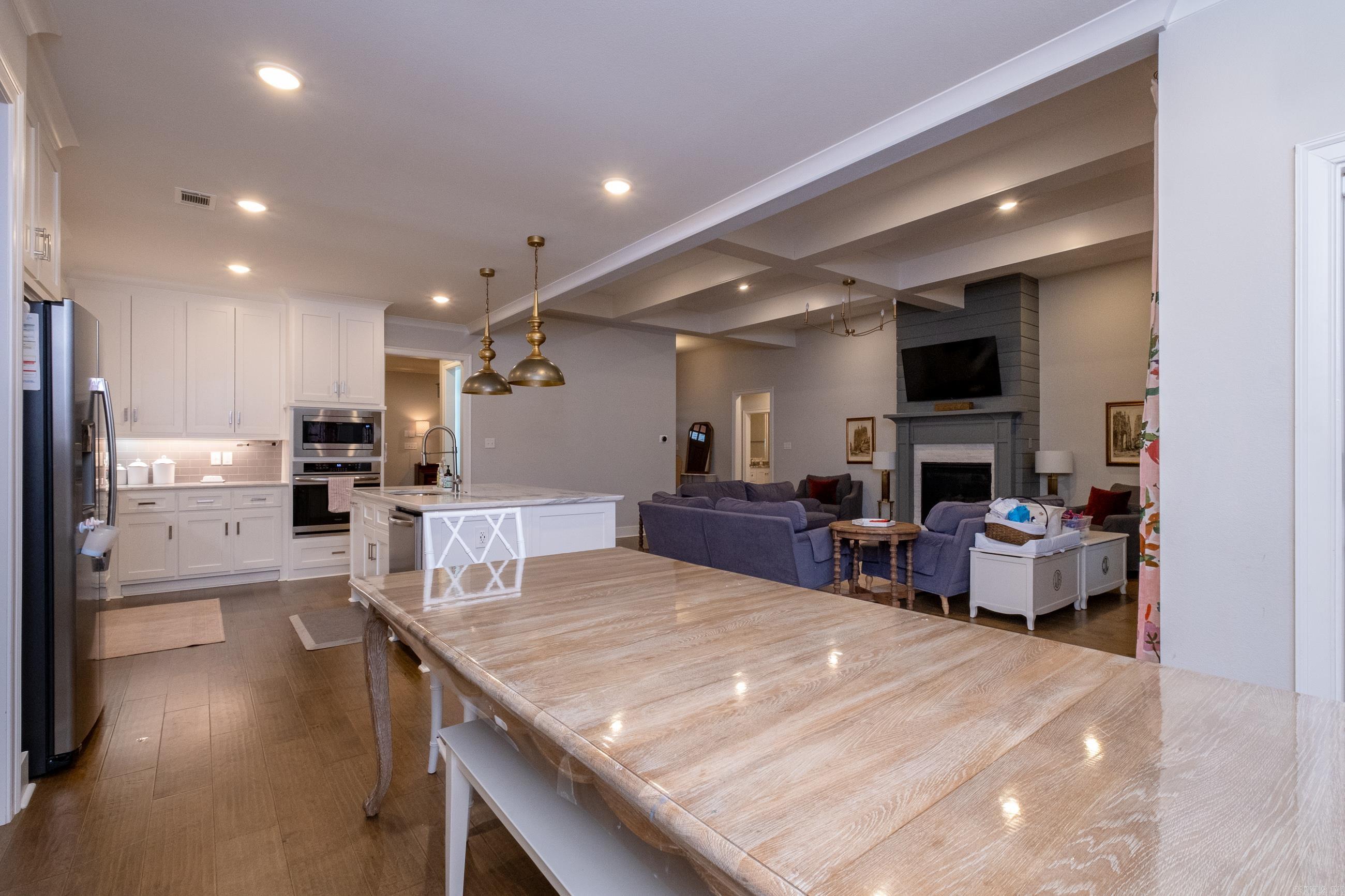 CHENAL VALLEY EPERNAY PLACE - Residential