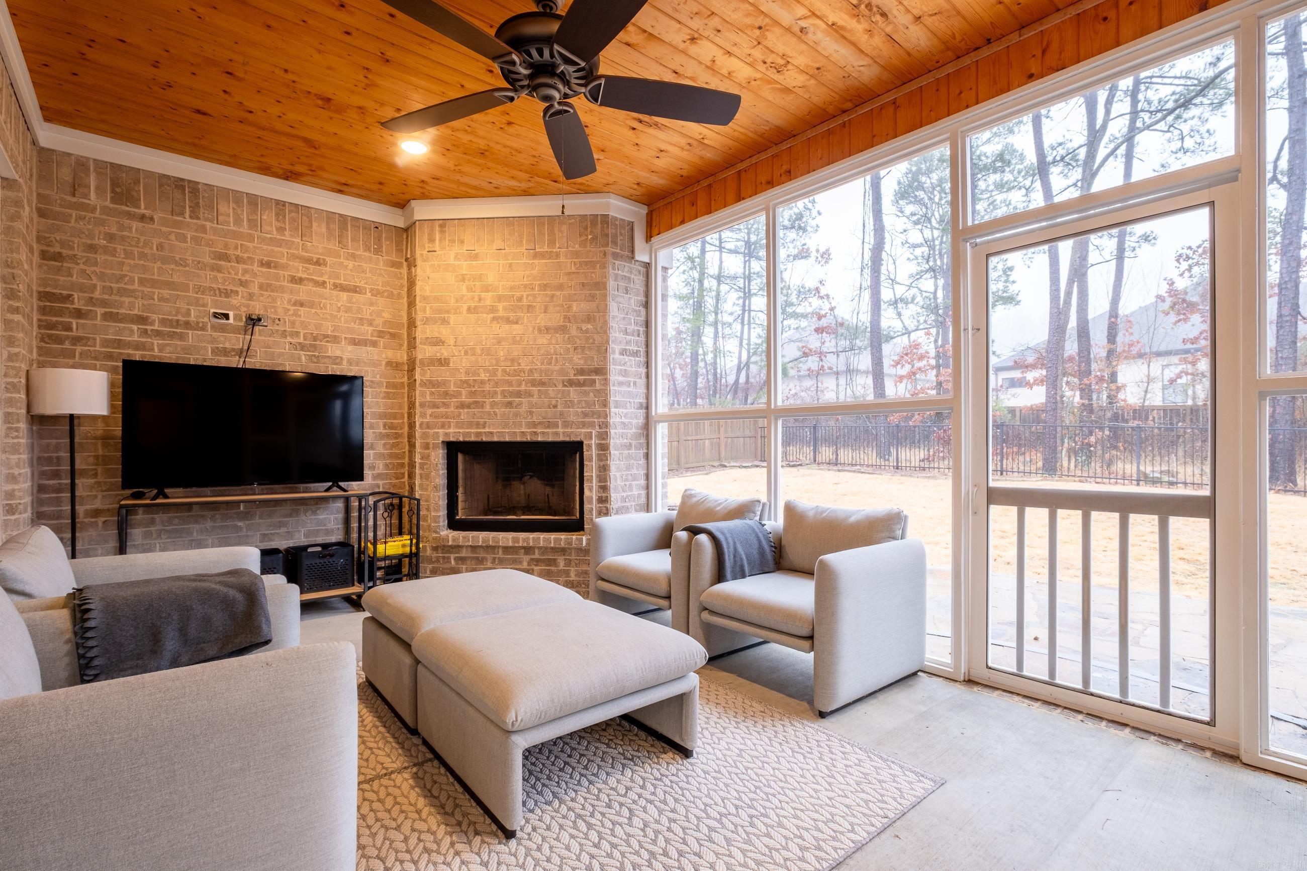 CHENAL VALLEY EPERNAY PLACE - Residential