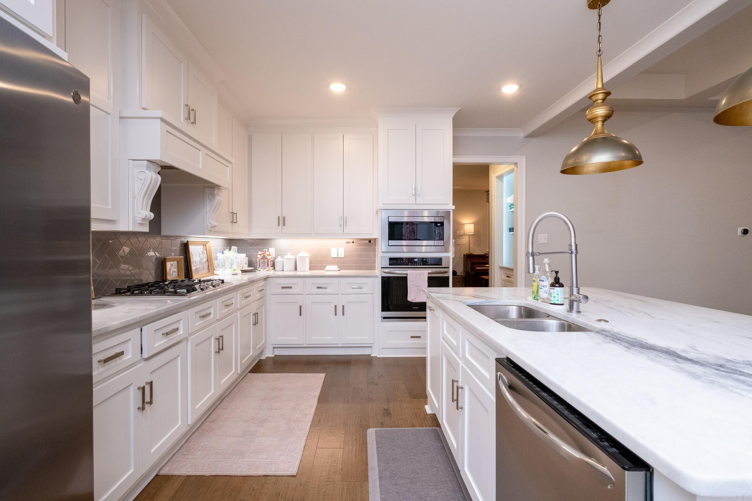 CHENAL VALLEY EPERNAY PLACE - Residential