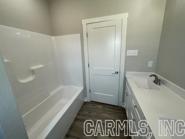 MARTHA'S FIELD - Residential