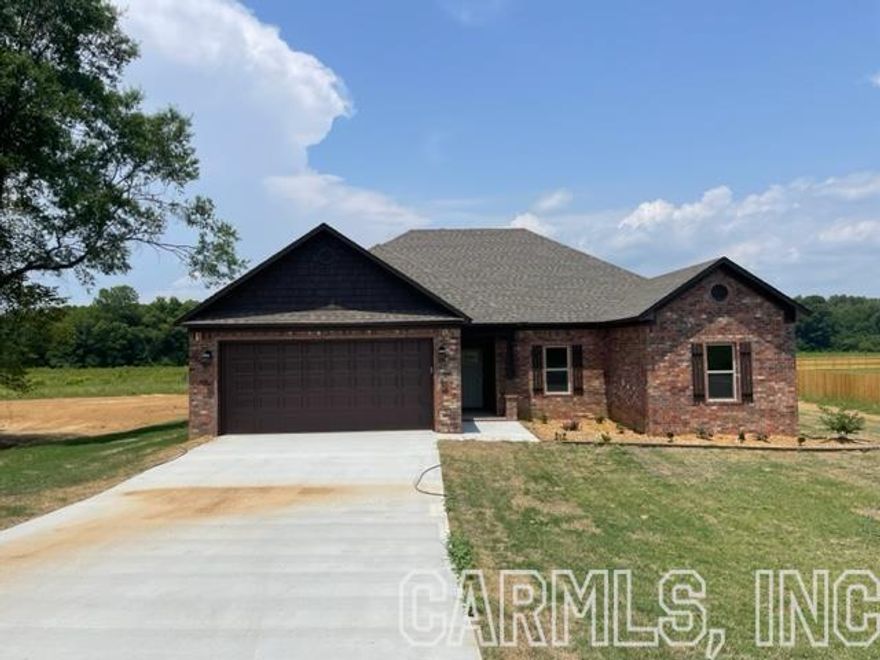 Located on a dead end street in a very quiet neighborhood.  Large 1 acre lot. Primary bedroom is separate from the 2 guest bedrooms. Has a separate office/bonus space. Huge walk in closet, soaking tub and walk in tile shower with glass door. Laminate vinyl tile flooring throughout. Granite on all countertops. Large living room feels even bigger with the tall ceilings. Laundry located as you come in from the garage. Seller is willing to pay $2500 in buyer's closing costs with acceptable offer.