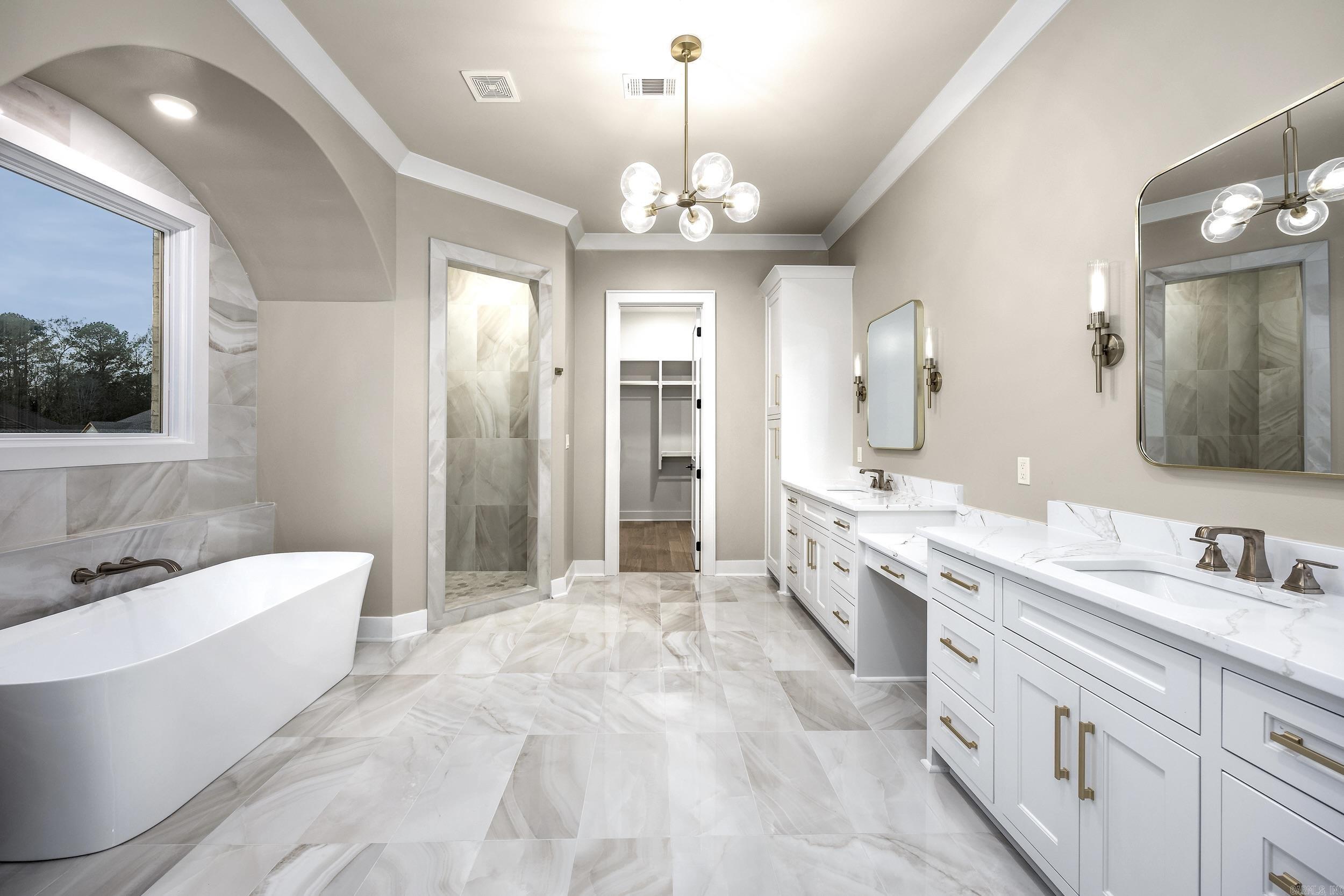 CHENAL VALLEY "MIRAMONT CIRCLE" - Residential