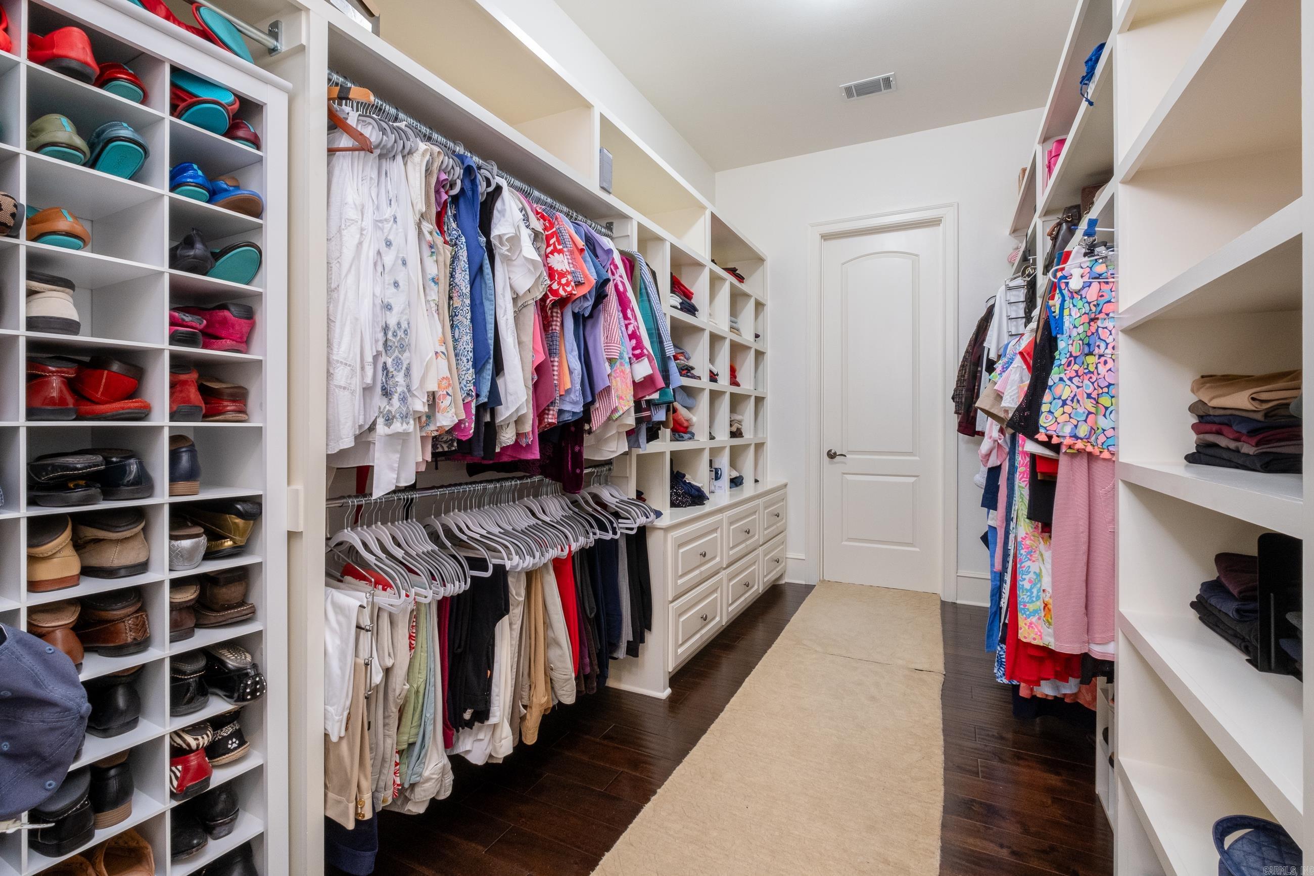 CHENAL DOWNS - Residential