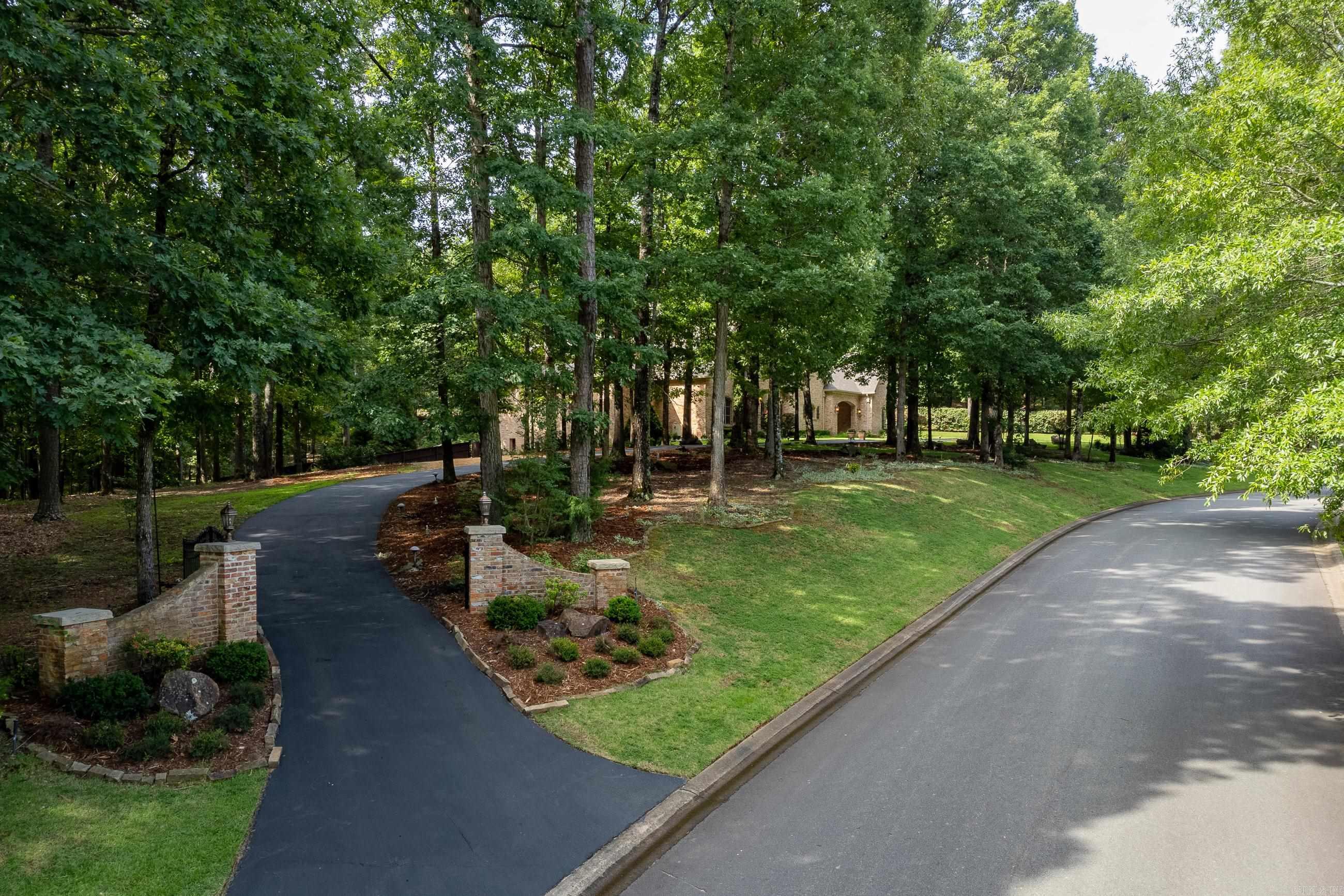 CHENAL DOWNS - Residential