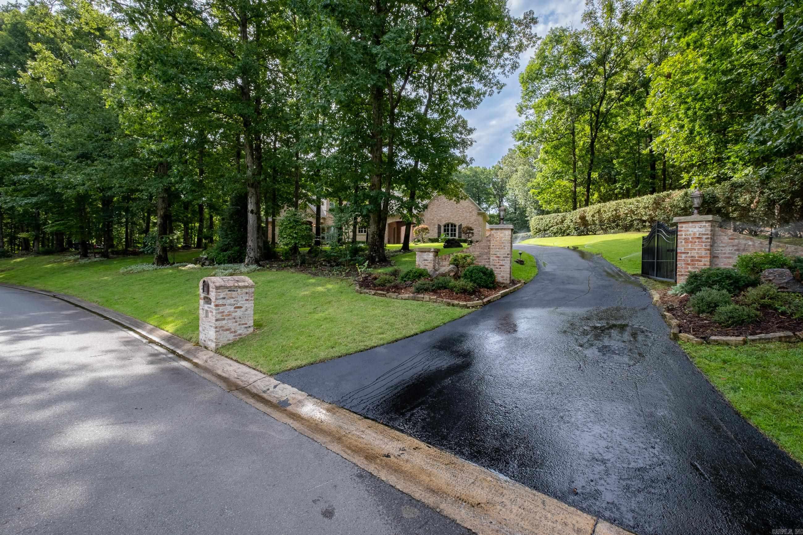 CHENAL DOWNS - Residential