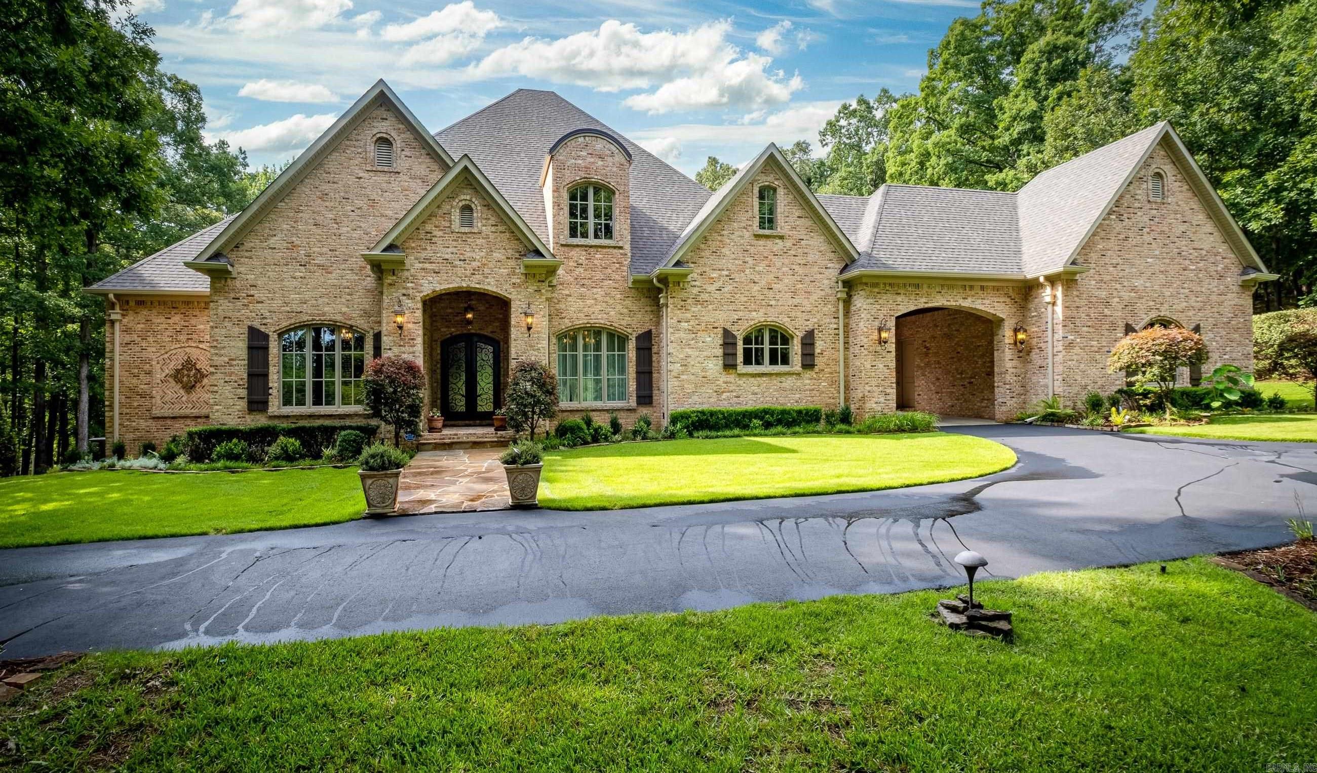 CHENAL DOWNS - Residential