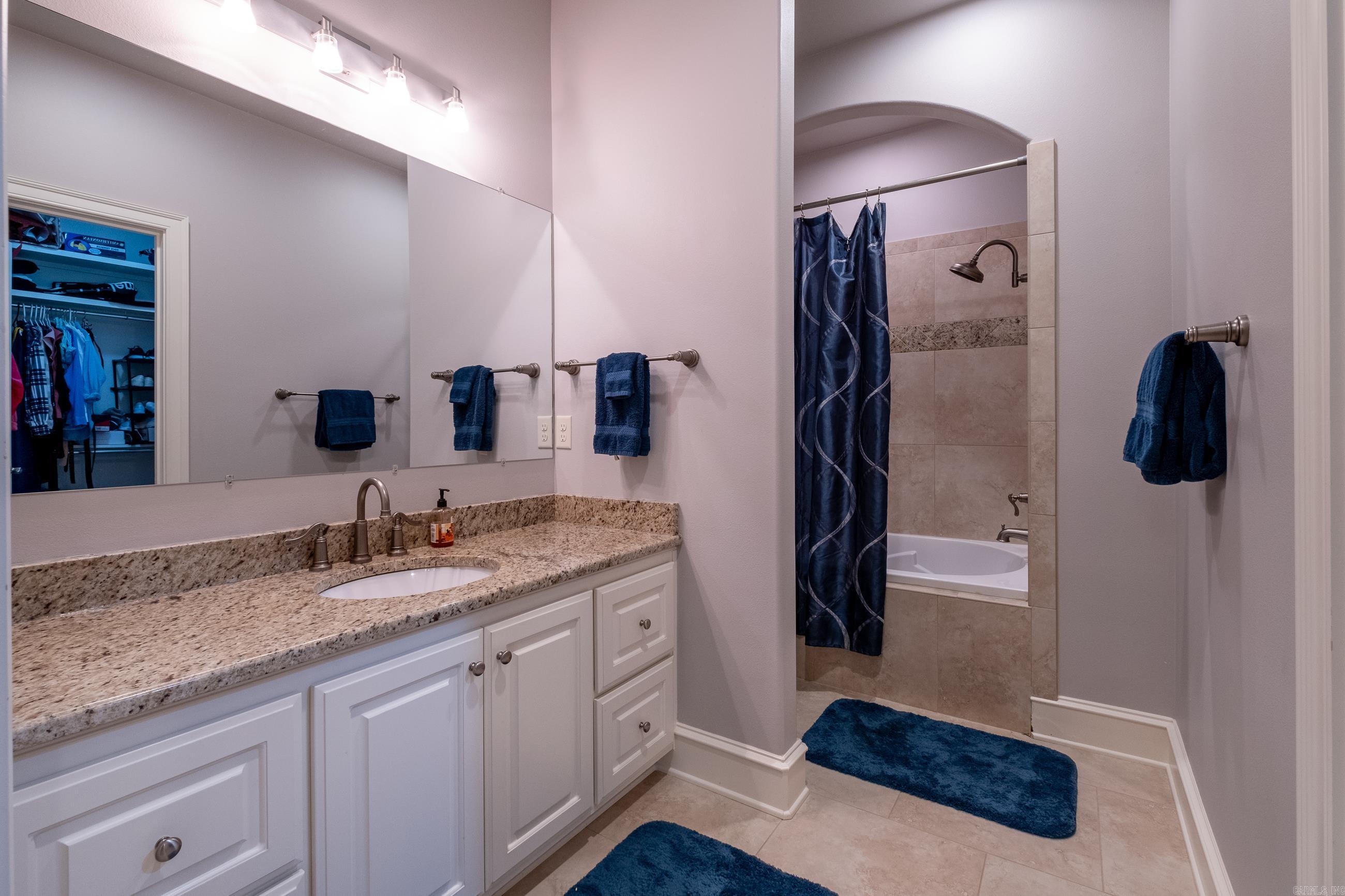 CHENAL DOWNS - Residential