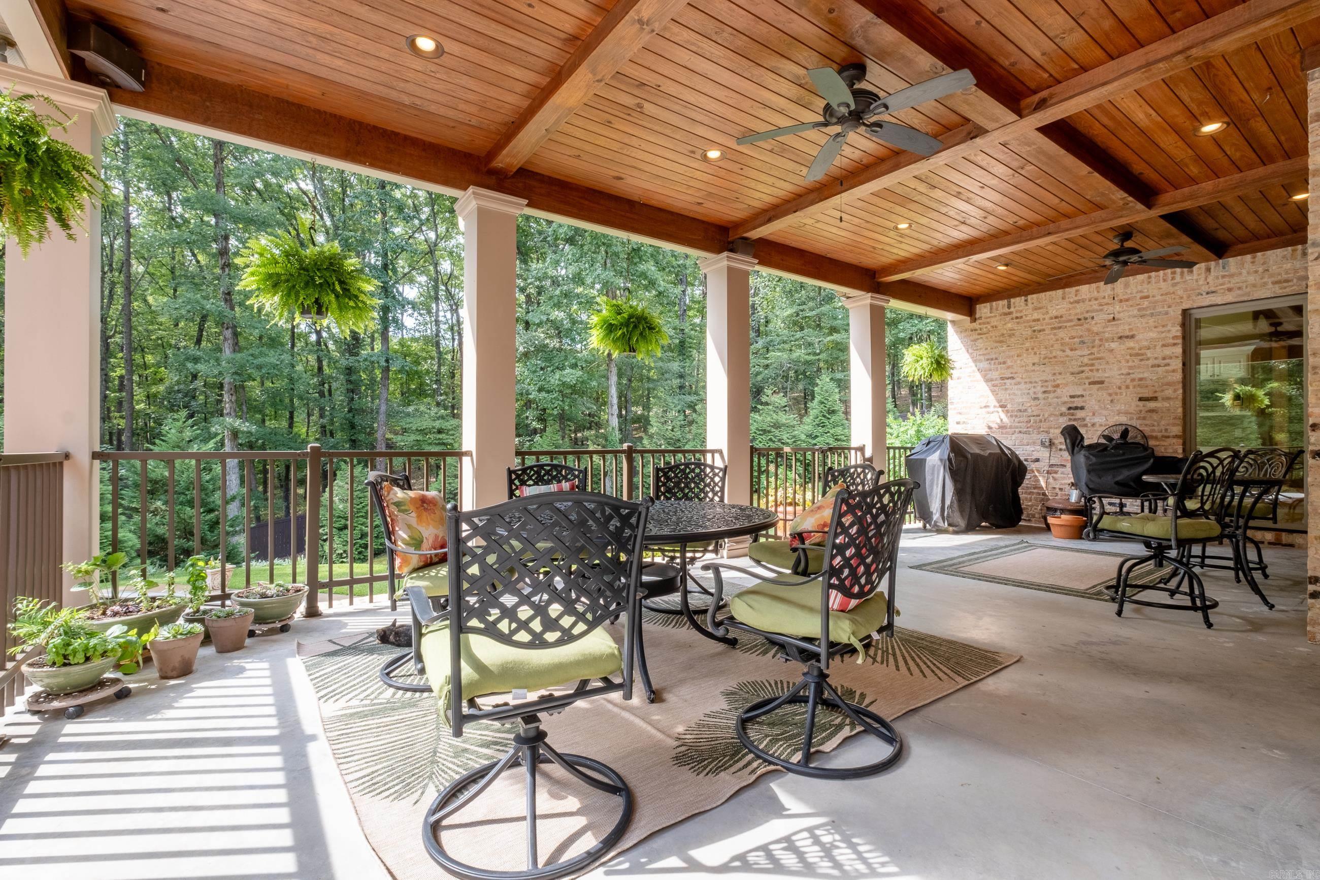 CHENAL DOWNS - Residential