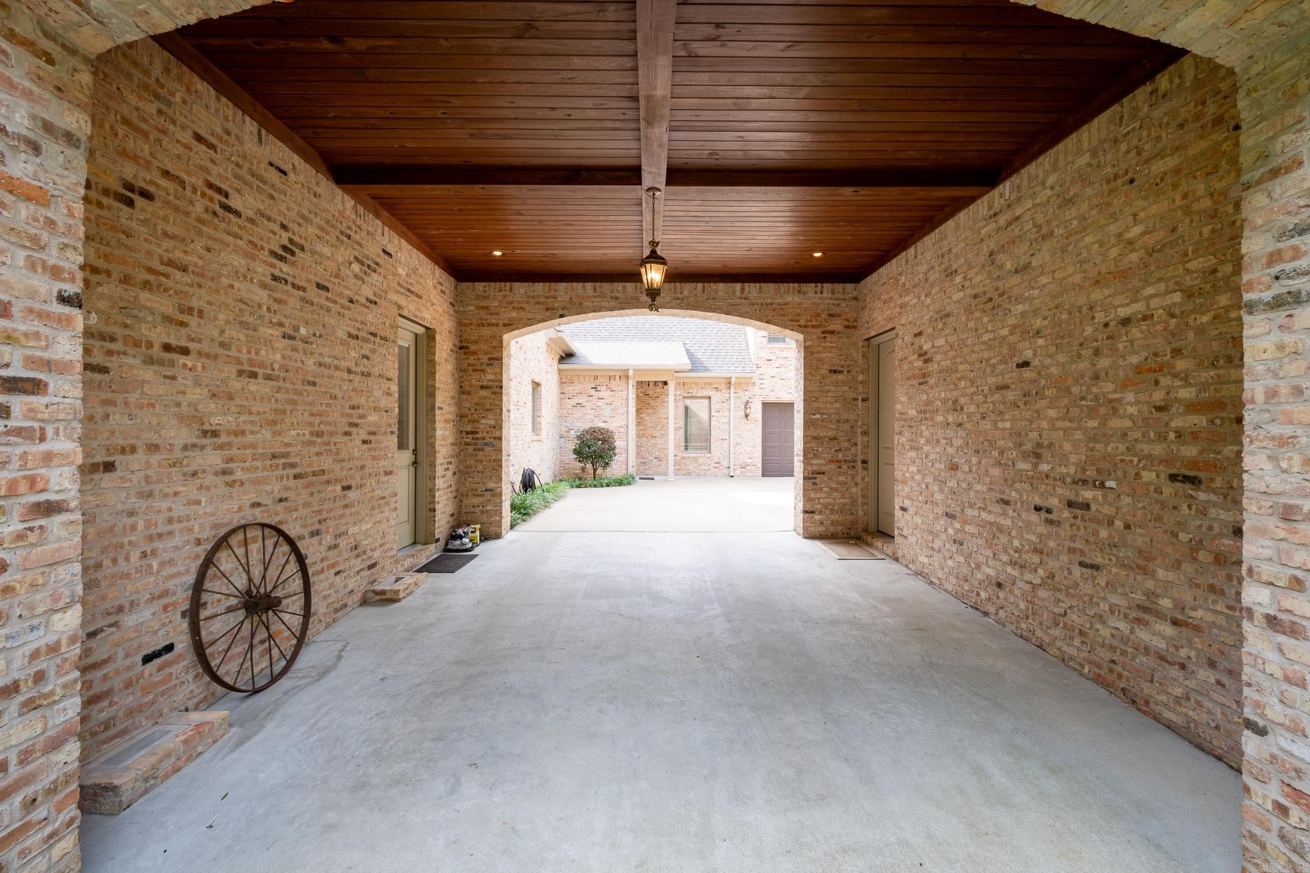 CHENAL DOWNS - Residential