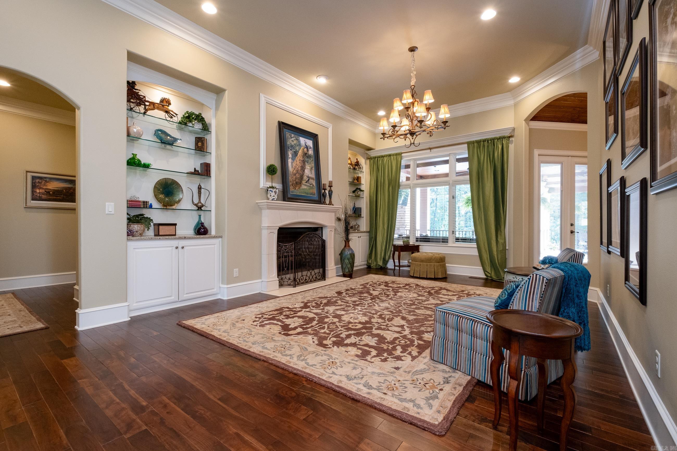 CHENAL DOWNS - Residential