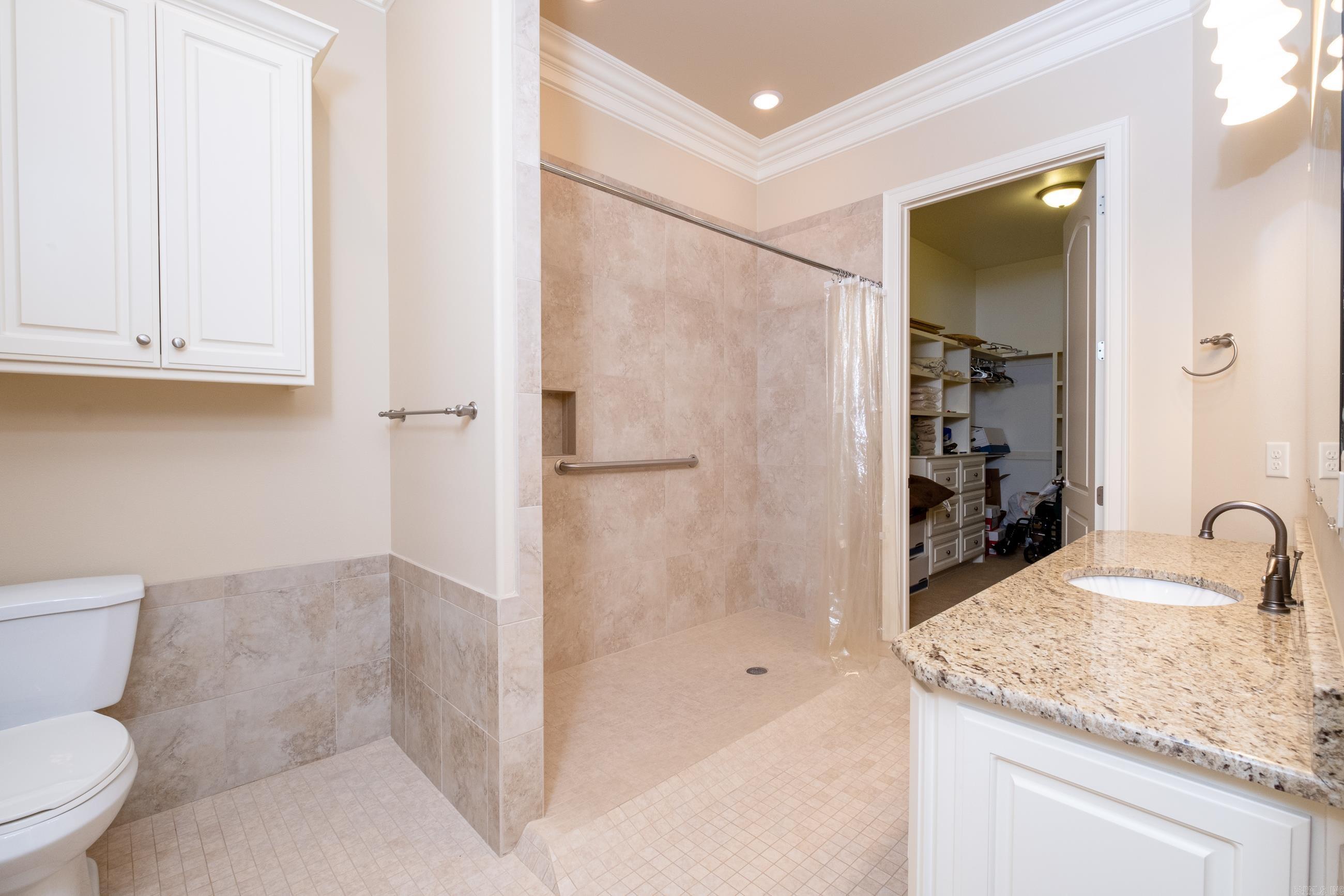 CHENAL DOWNS - Residential