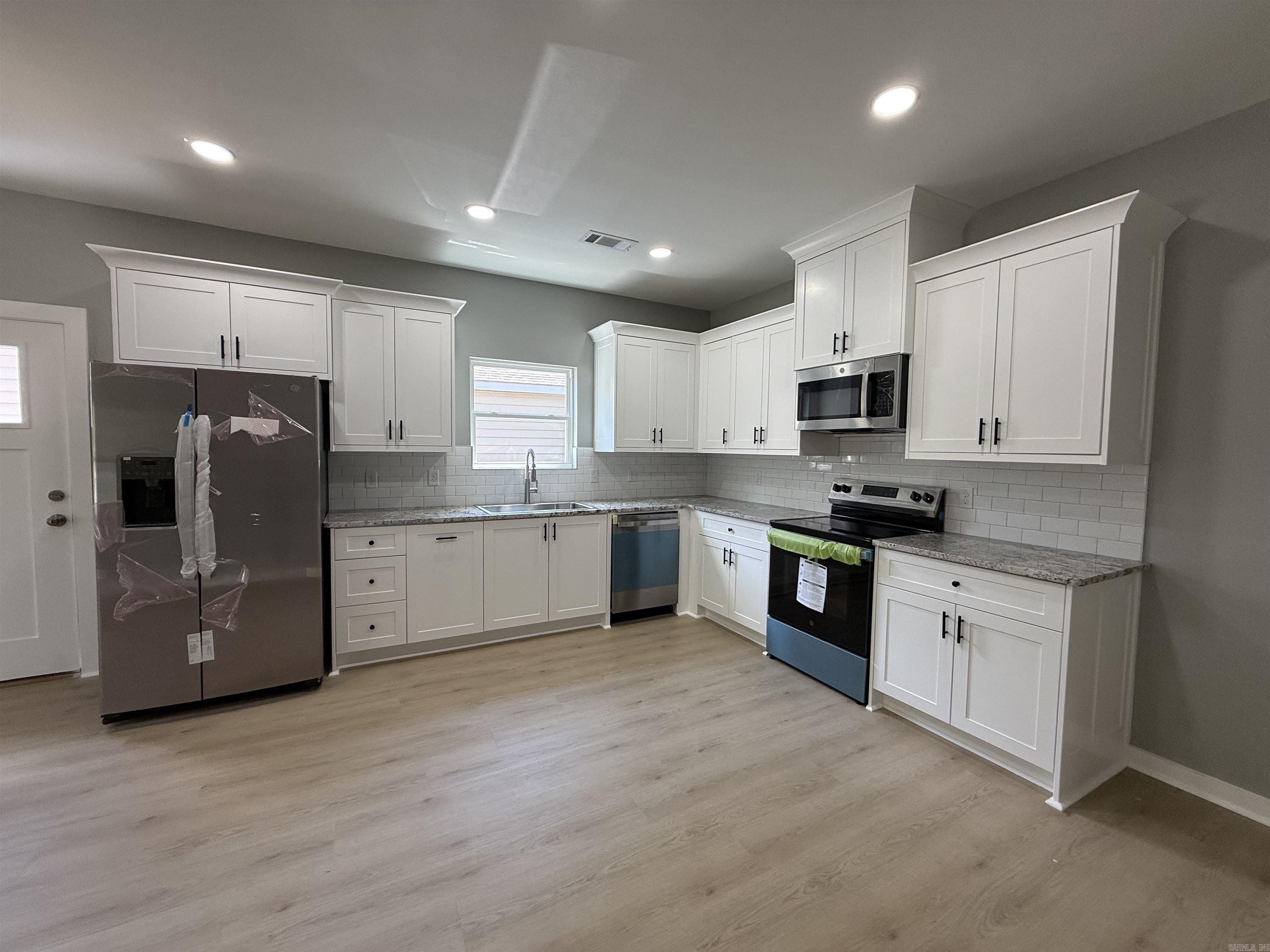 PARKWOOD - Residential
