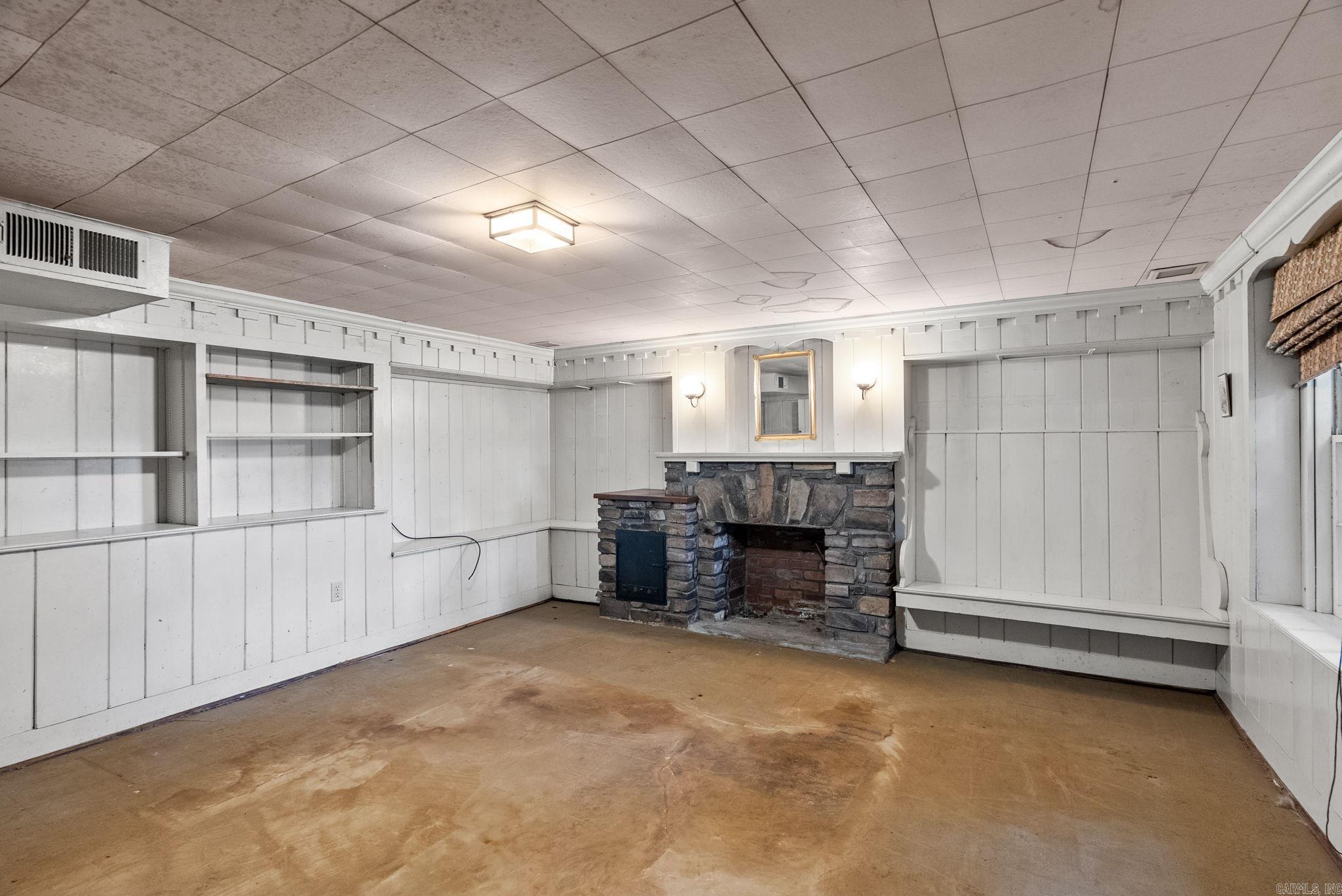 EAST PULASKI HGTS - Residential