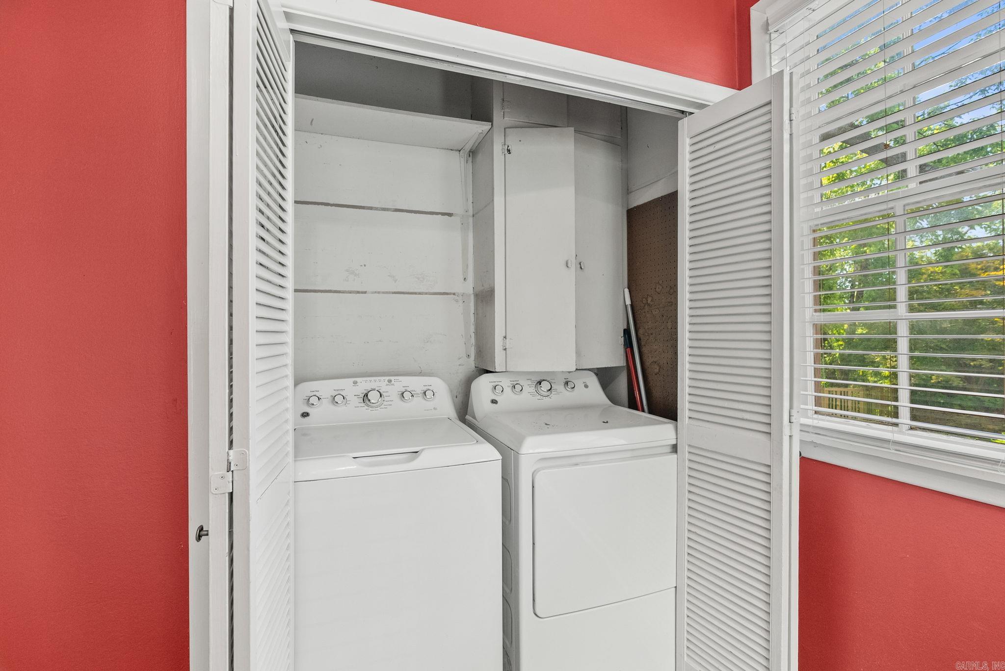 EAST PULASKI HGTS - Residential