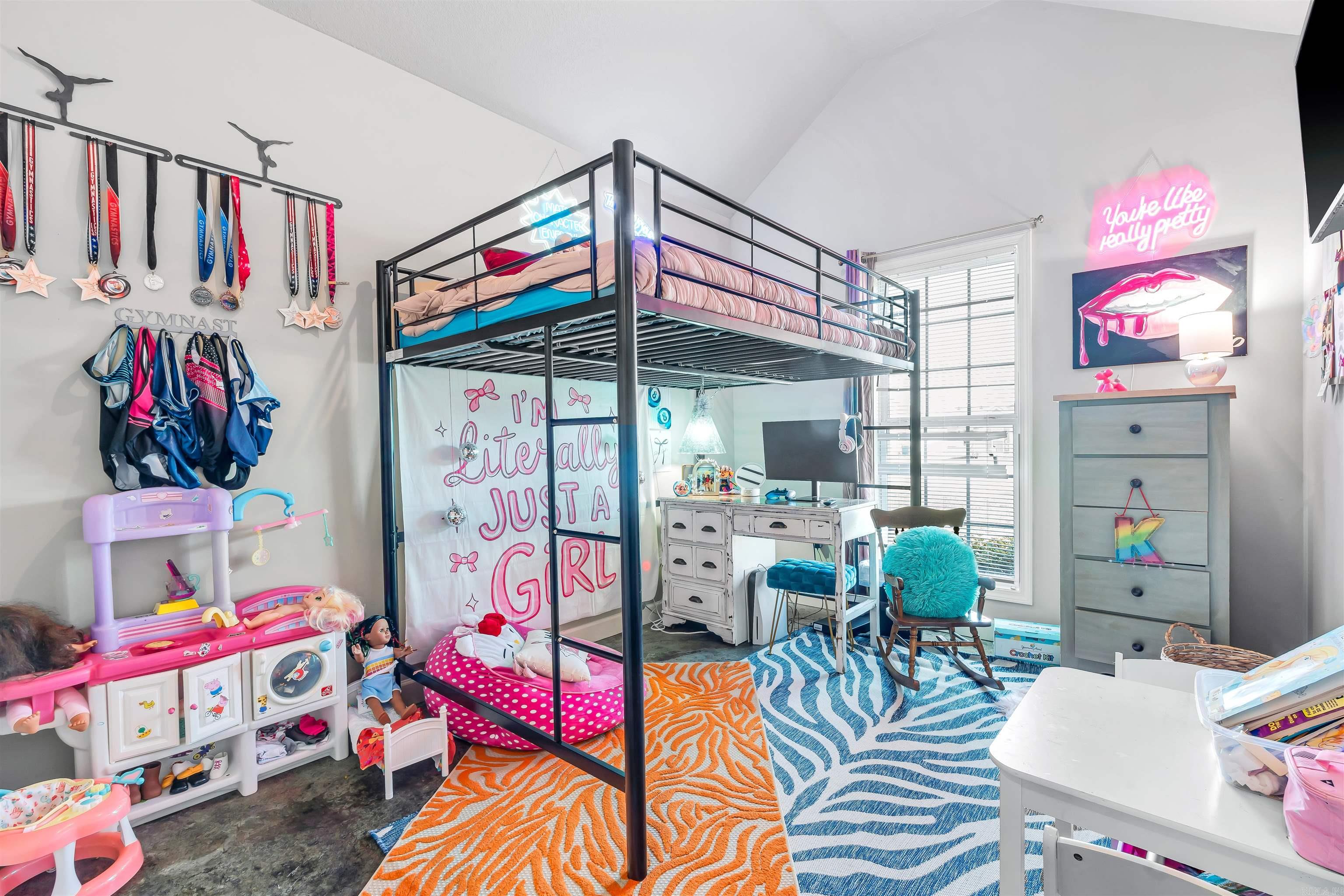 BRIDLEWOOD - Residential