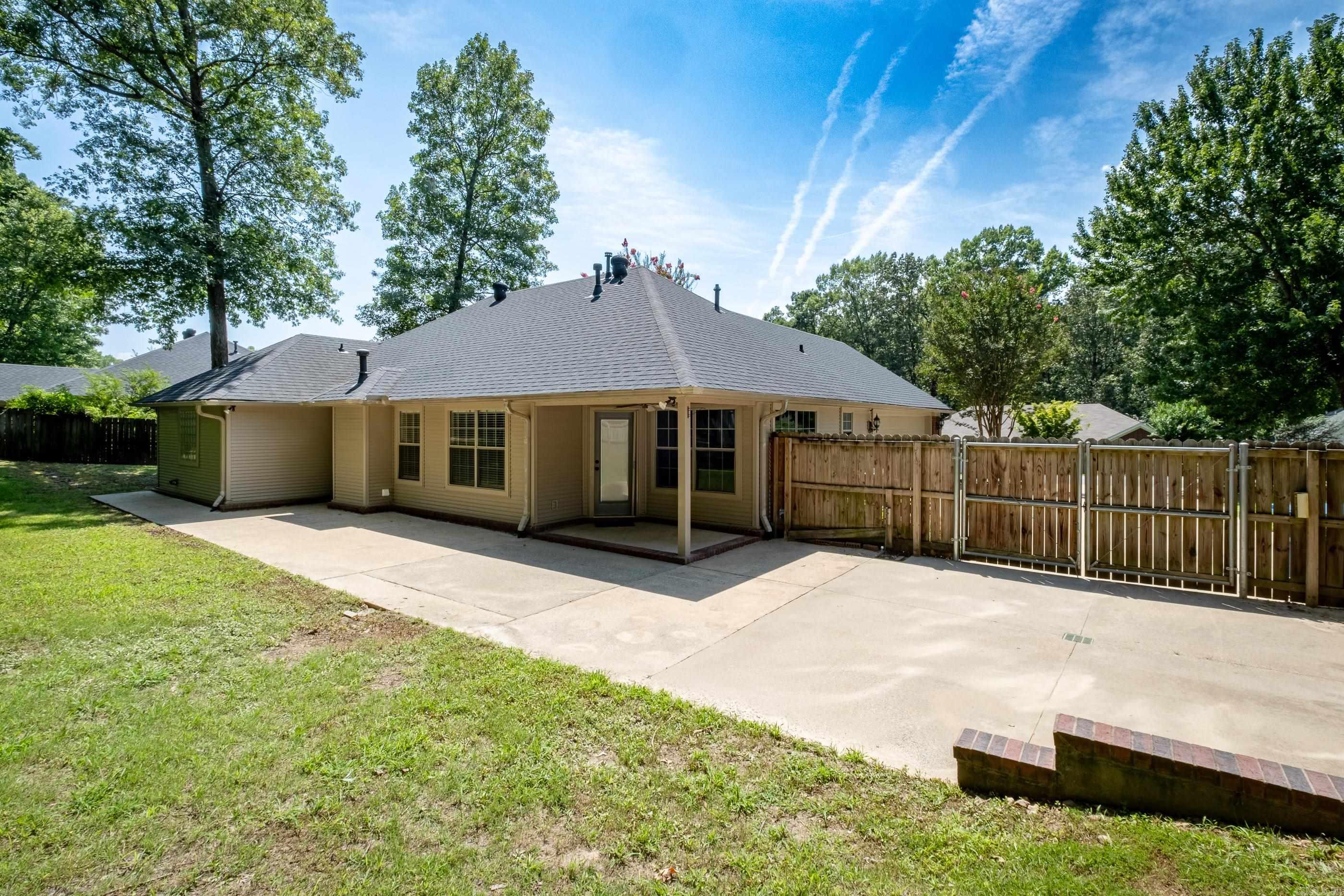 ROLLING BROOK - Residential