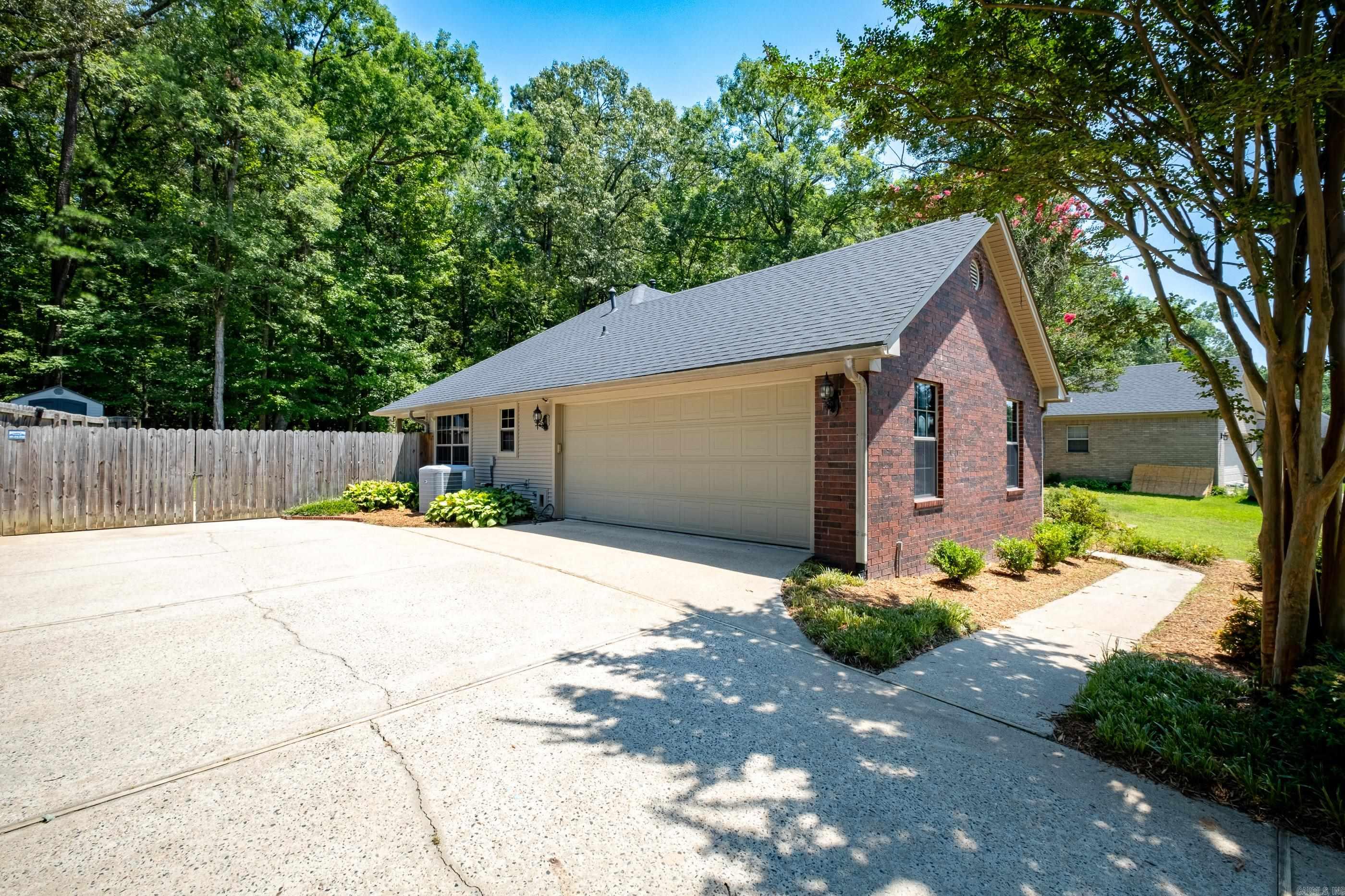 ROLLING BROOK - Residential