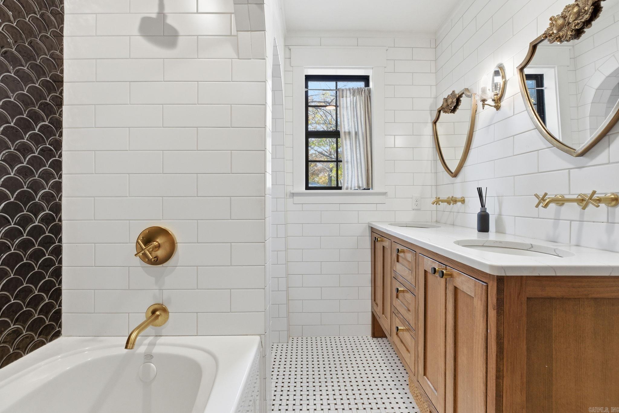 PARK HILL - Residential