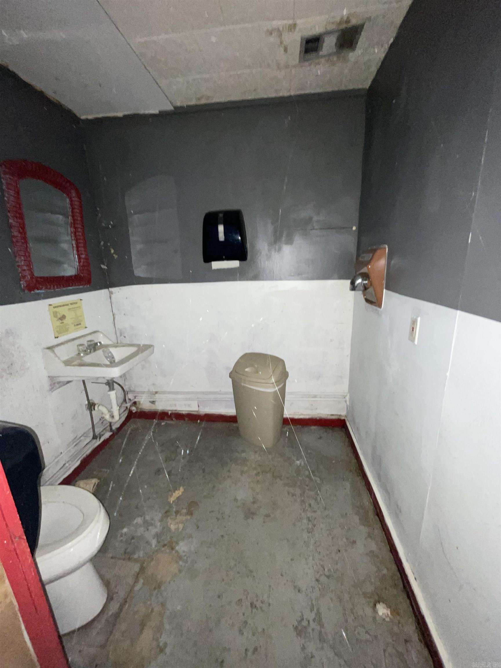 nil - Commercial Sale