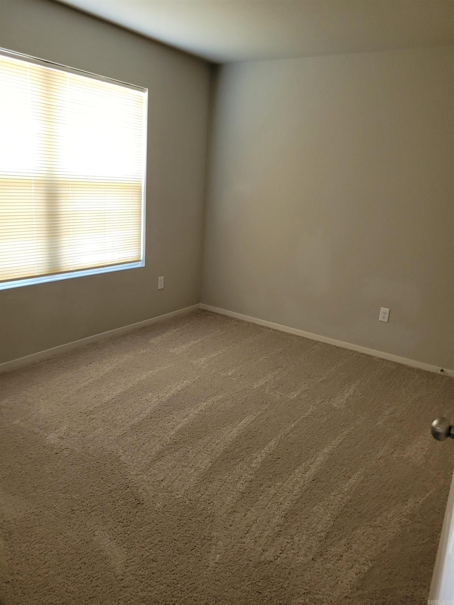 OAKLAND GROVE ESTATES - Residential Lease