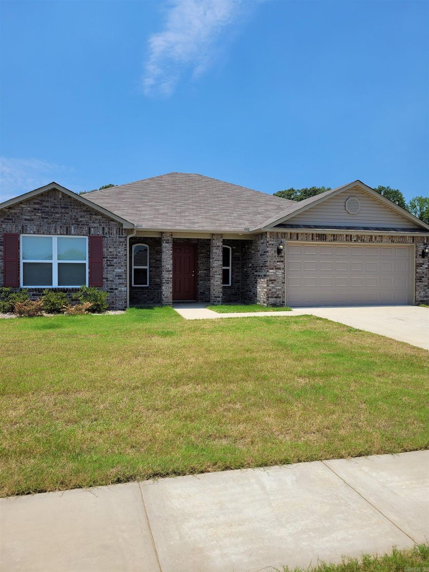 Newer construction 4 bed 2 bath home in Austin. Split floorplan with open concept. comes with fridge, washer and dryer. Application fee is $40 per adult; https://irealtyar.managebuilding.com/Resident/rental-application/new