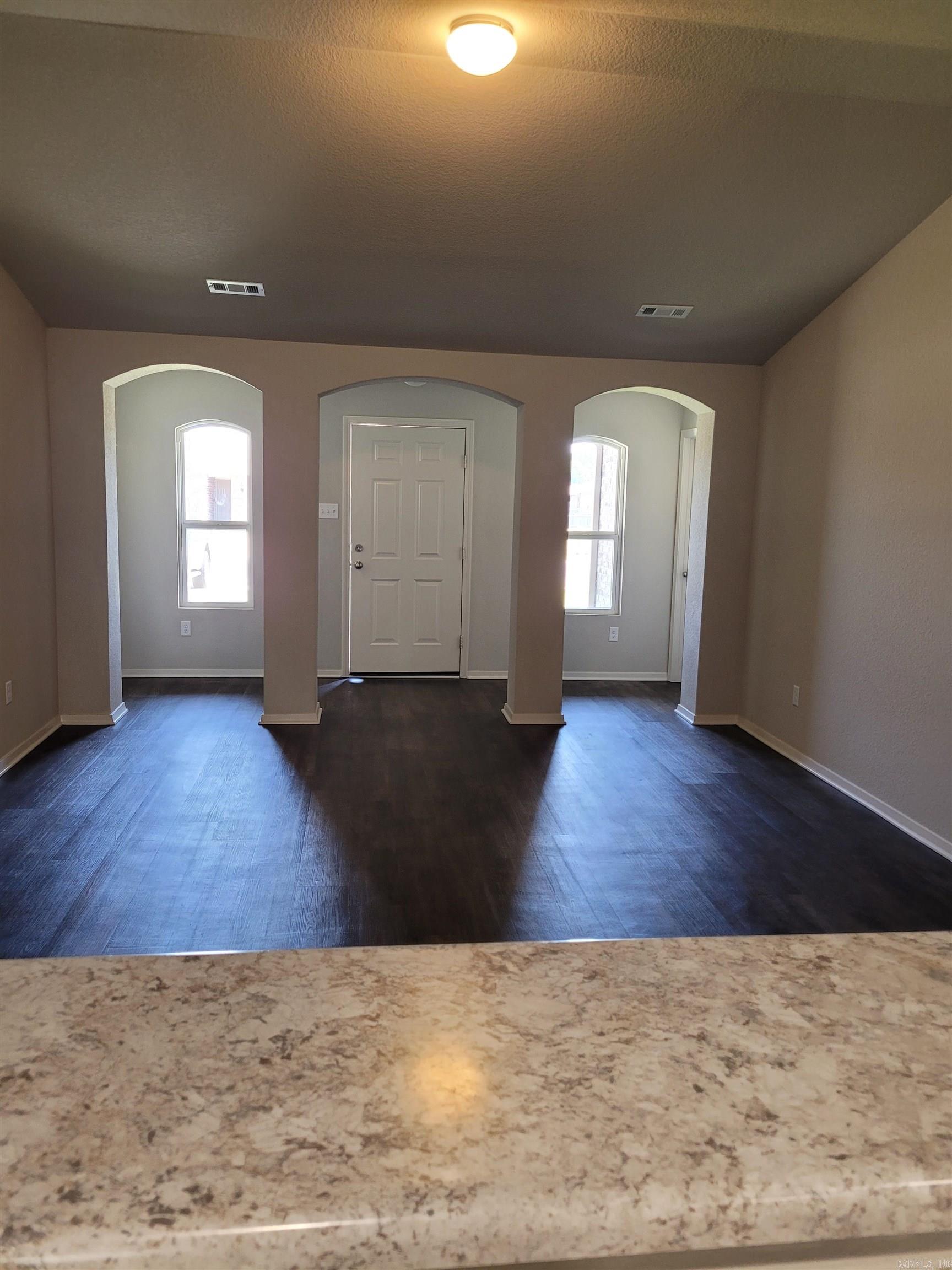 OAKLAND GROVE ESTATES - Residential Lease