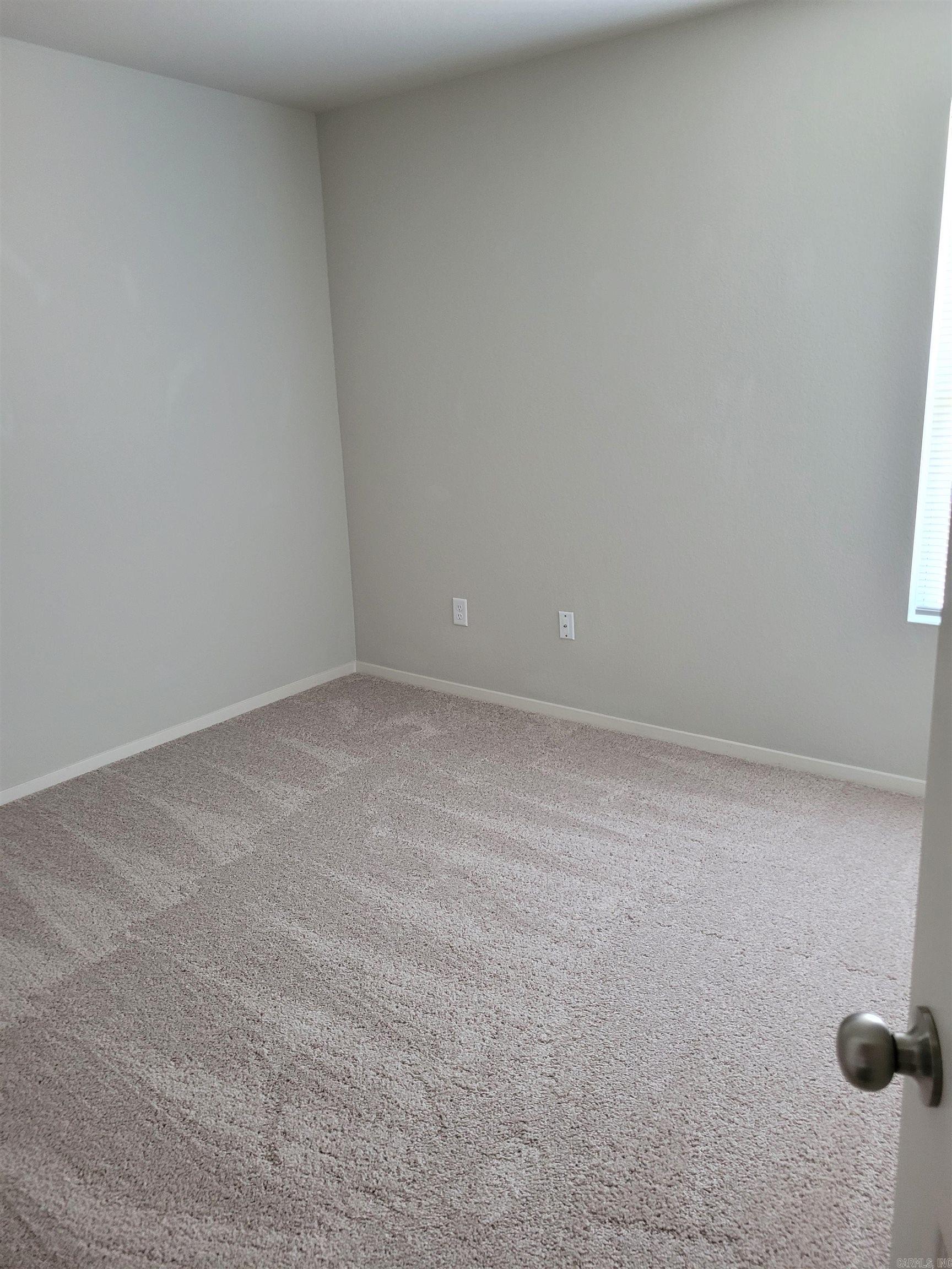 OAKLAND GROVE ESTATES - Residential Lease