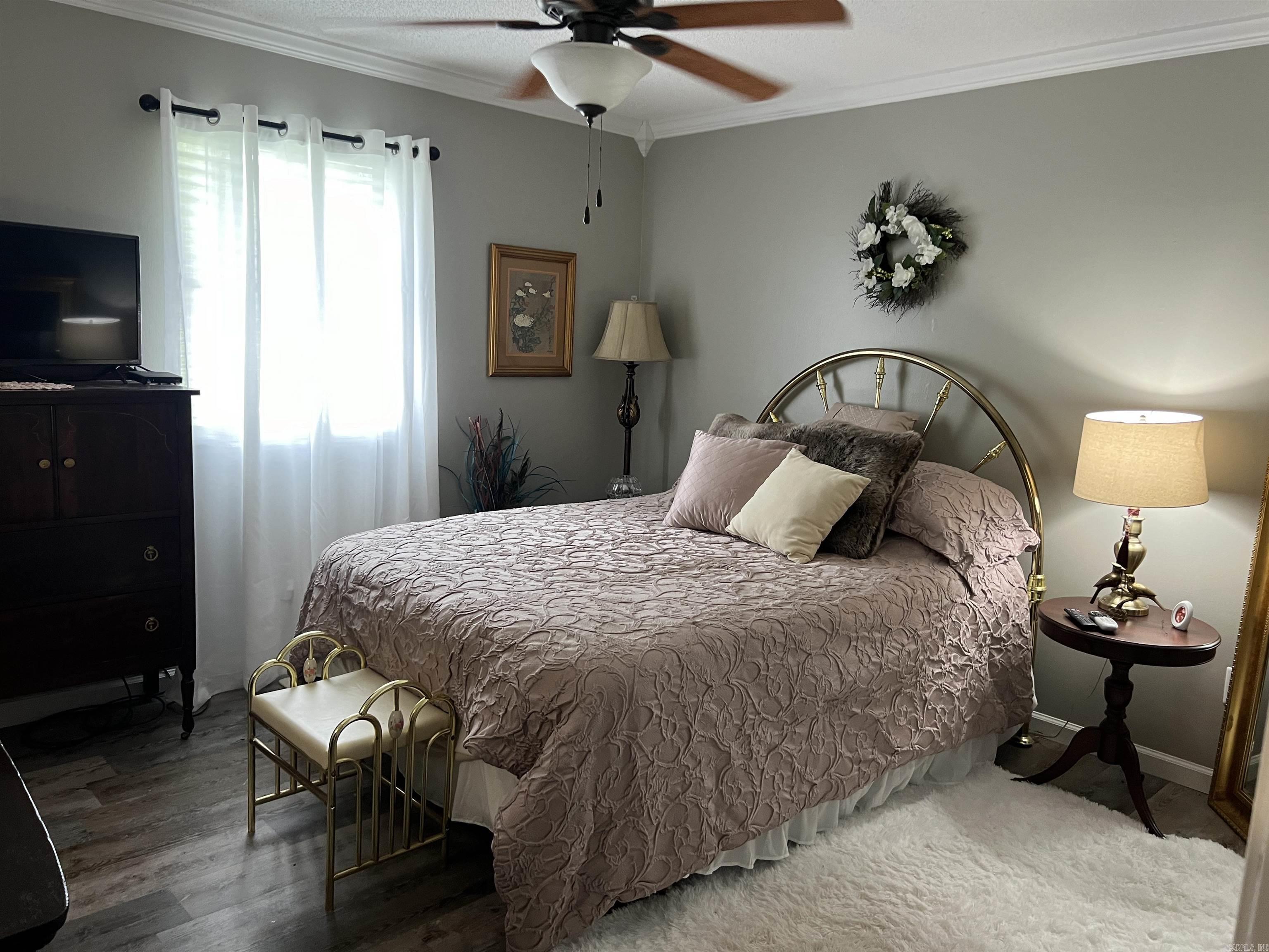 HOLLY PARK - Residential