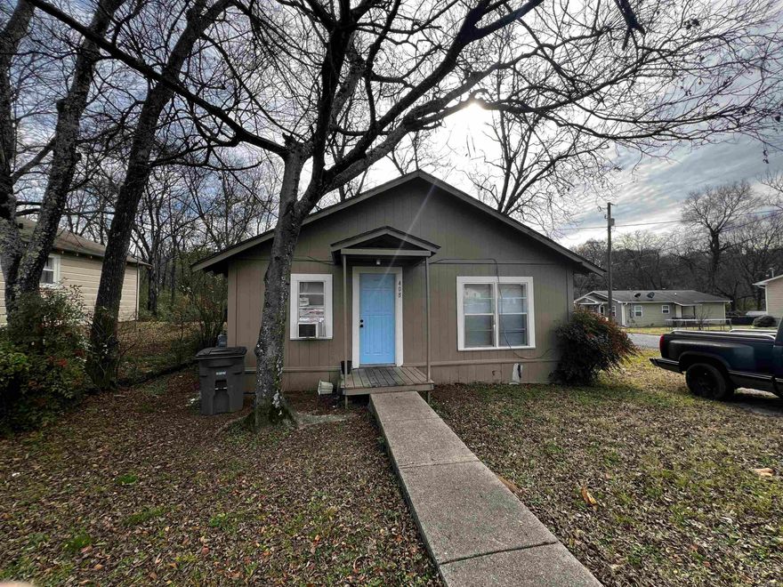 REDUCED!!!!!! 408 E. Belding is an oversized corner lot  - 50 x 135' deep,  2 bed, 1 bath with a bonus room that could be a 3rd bedroom. LVP flooring throughout, newly painted, new ceiling countertop and bathroom vanity.  Currently vacant with excellent rental history.  Selling "As Is"
