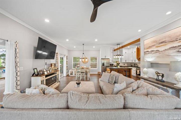 CHAMBERS POINT - Residential