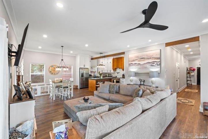 CHAMBERS POINT - Residential