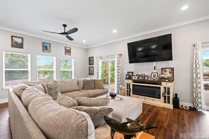 CHAMBERS POINT - Residential