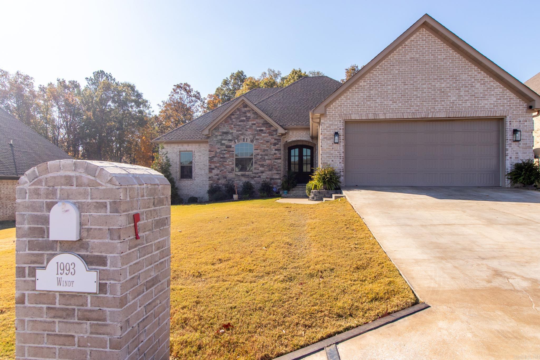 VALLEY VIEW MANOR - Residential