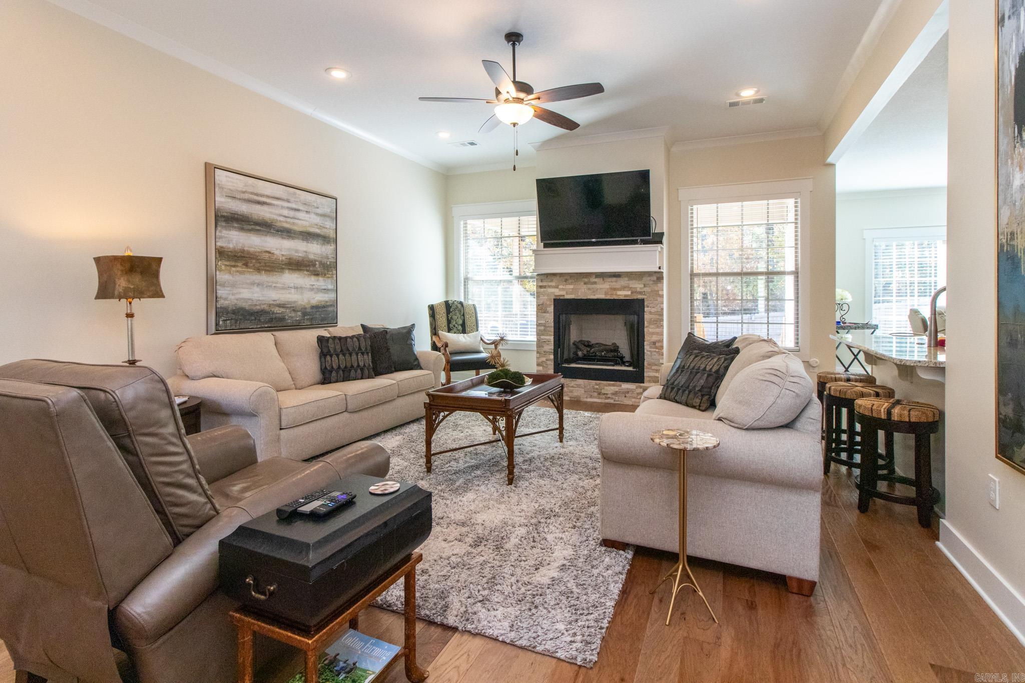 VALLEY VIEW MANOR - Residential