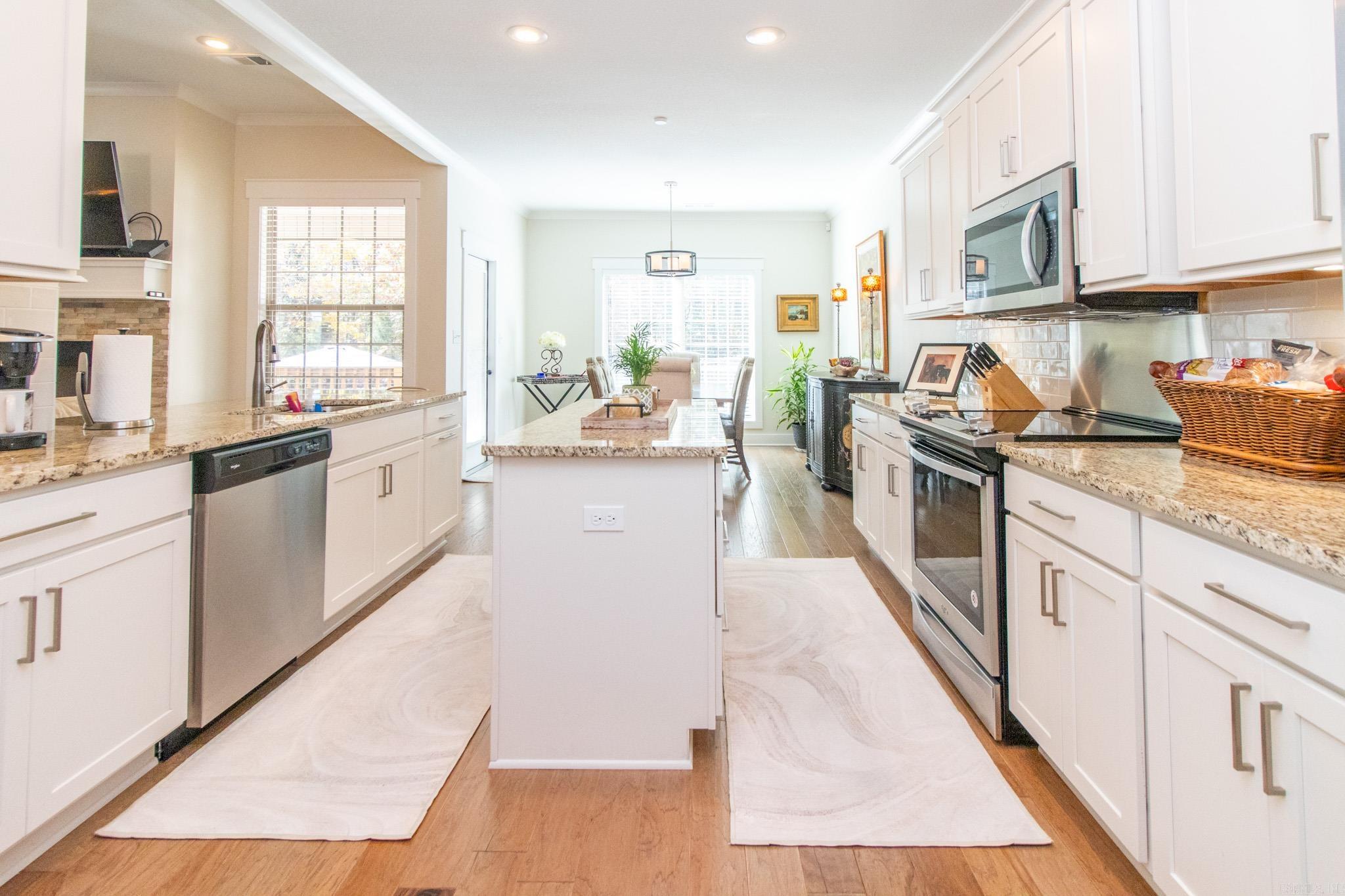 VALLEY VIEW MANOR - Residential