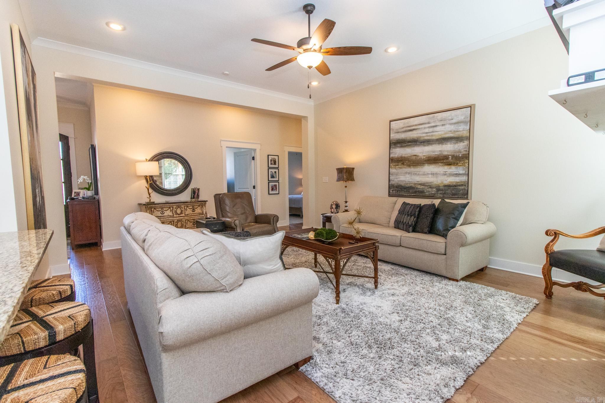 VALLEY VIEW MANOR - Residential