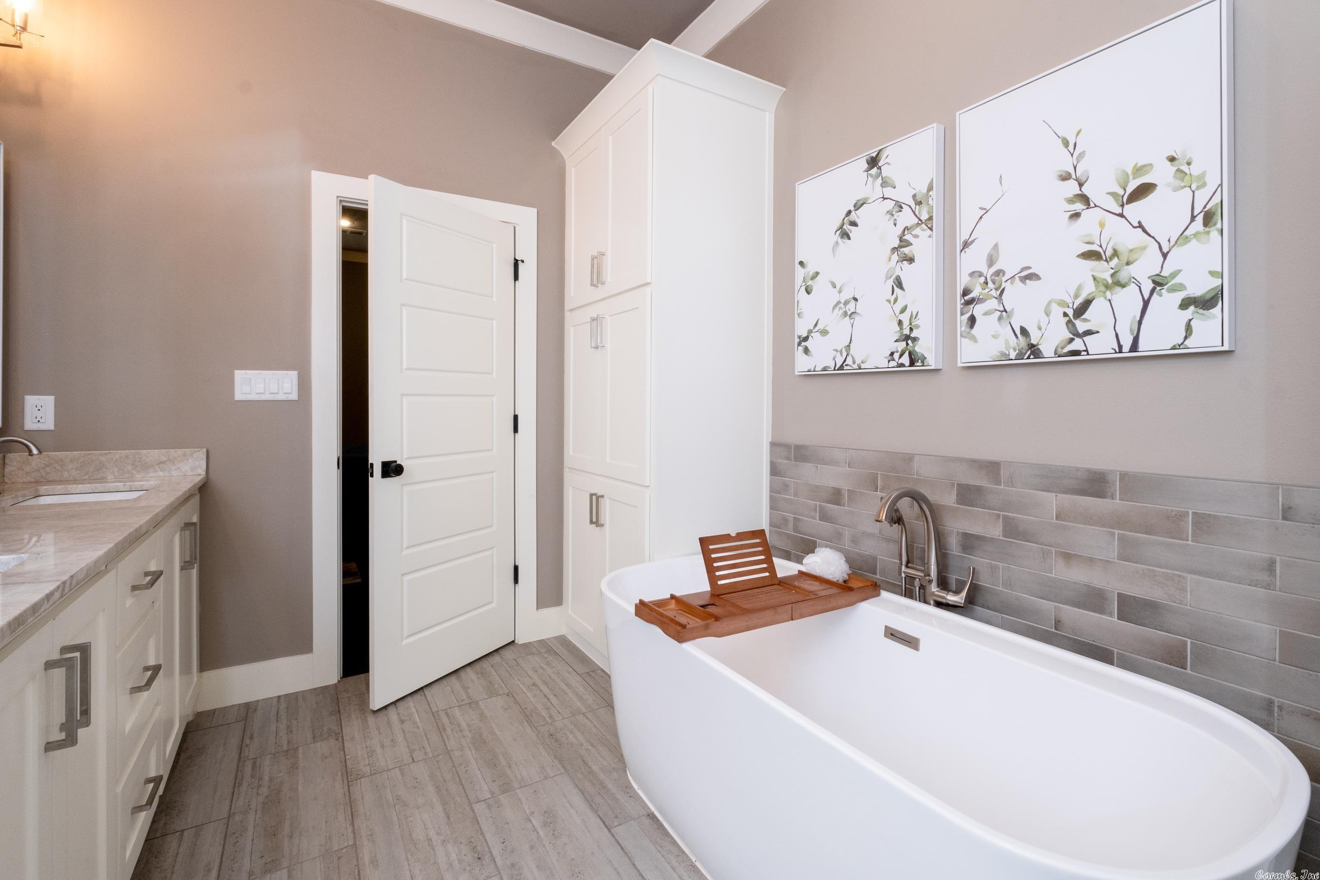 CHENAL VALLEY EPERNAY PLACE - Residential