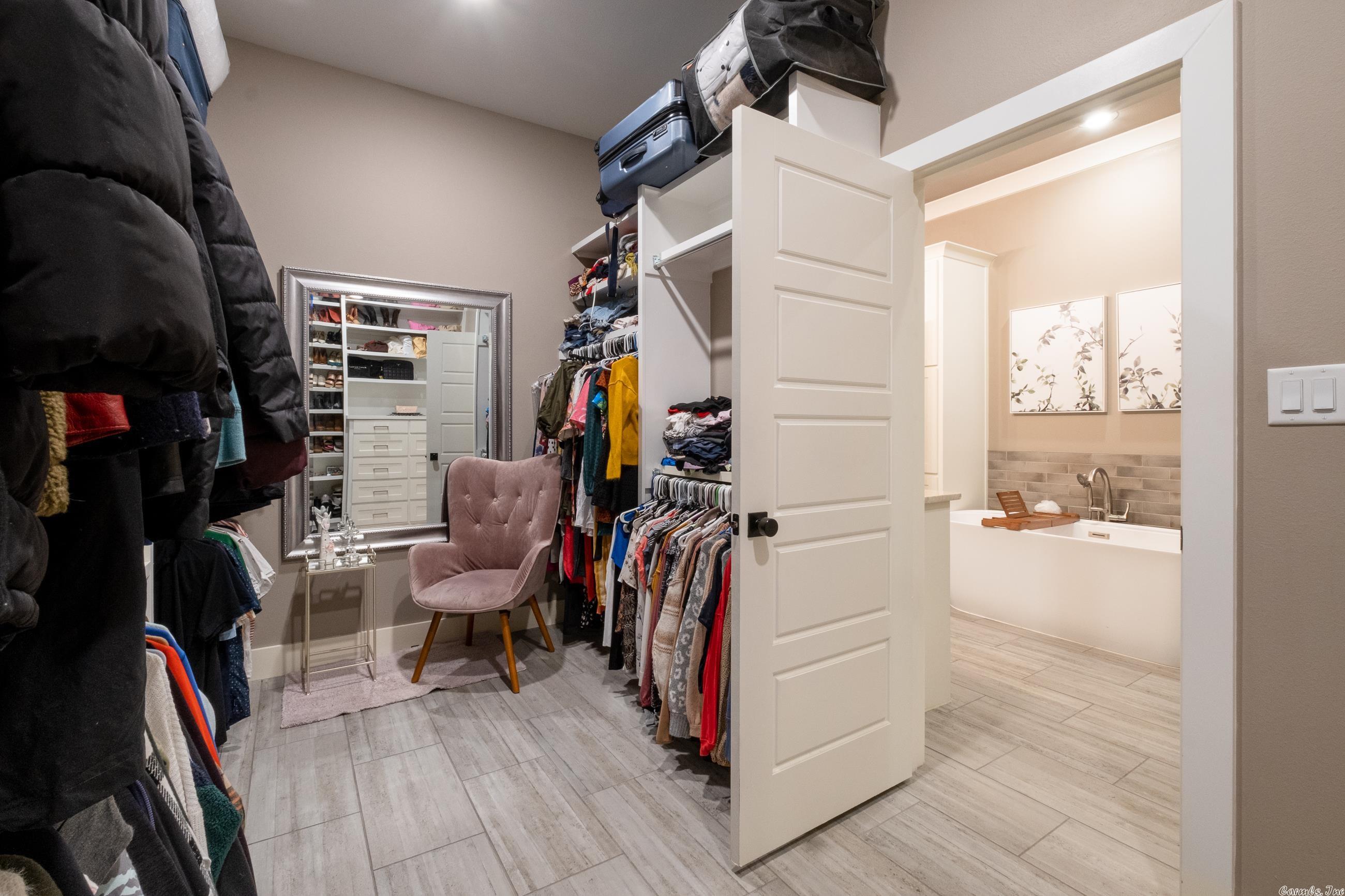 CHENAL VALLEY EPERNAY PLACE - Residential