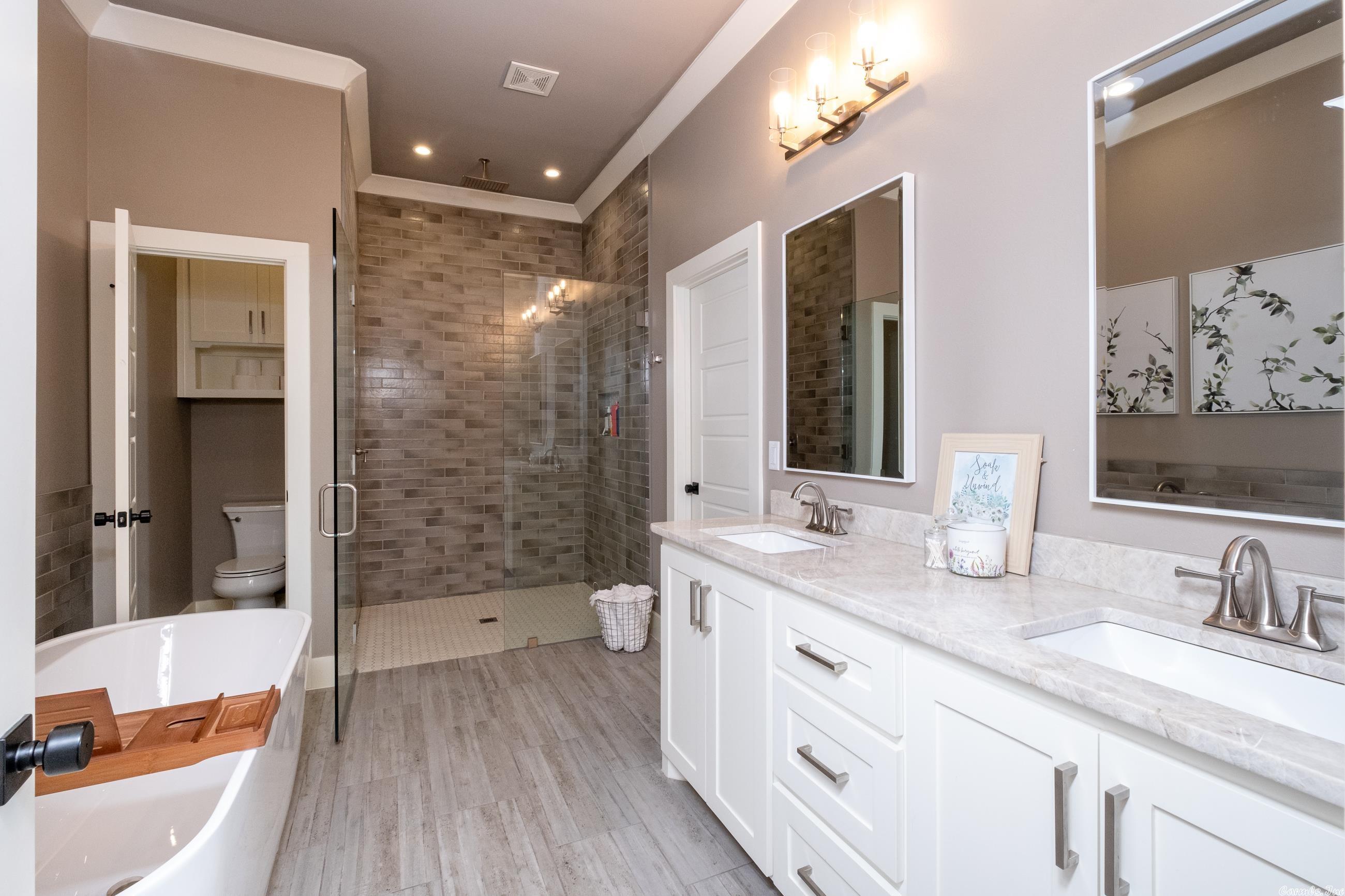 CHENAL VALLEY EPERNAY PLACE - Residential