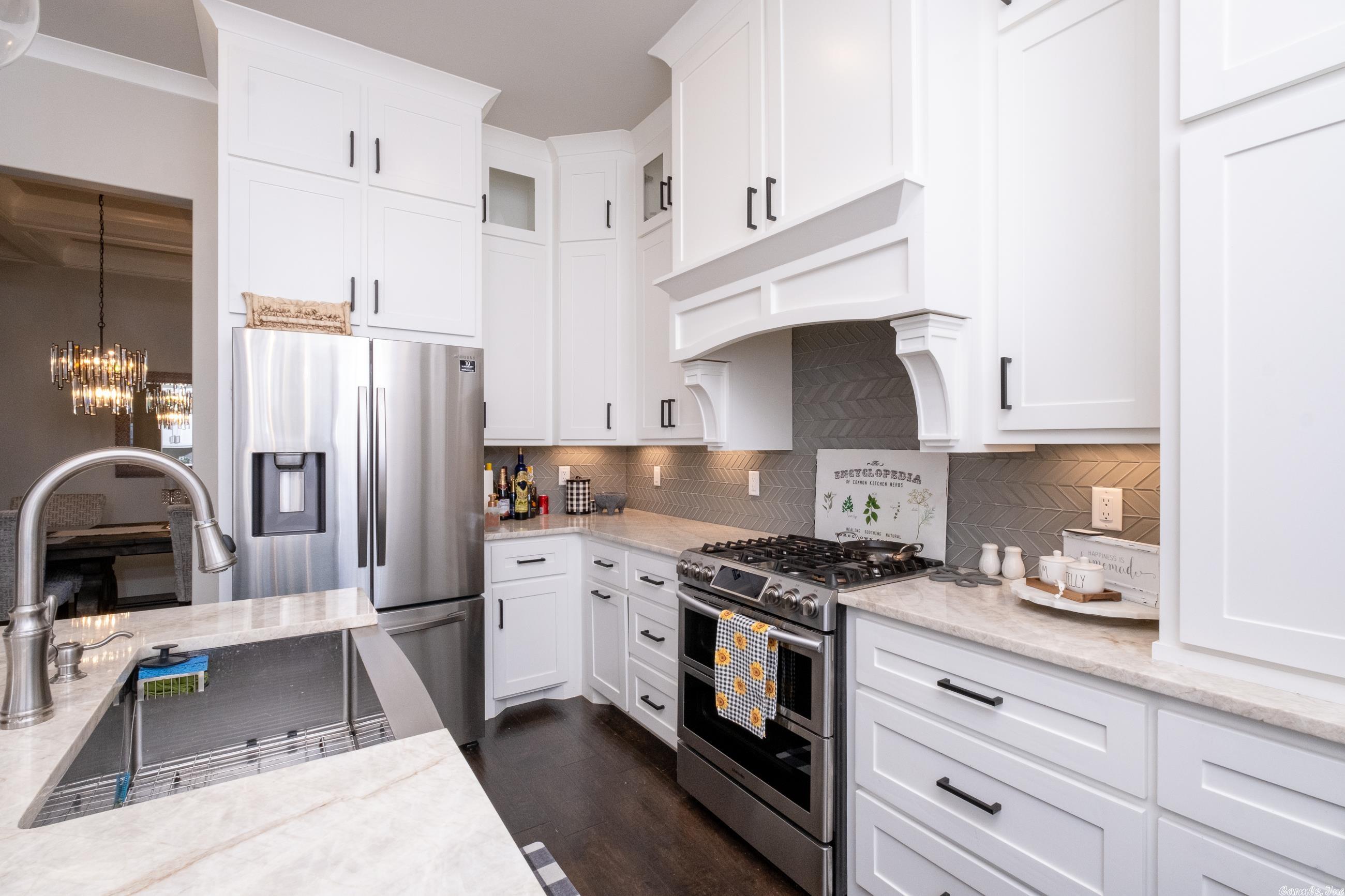 CHENAL VALLEY EPERNAY PLACE - Residential