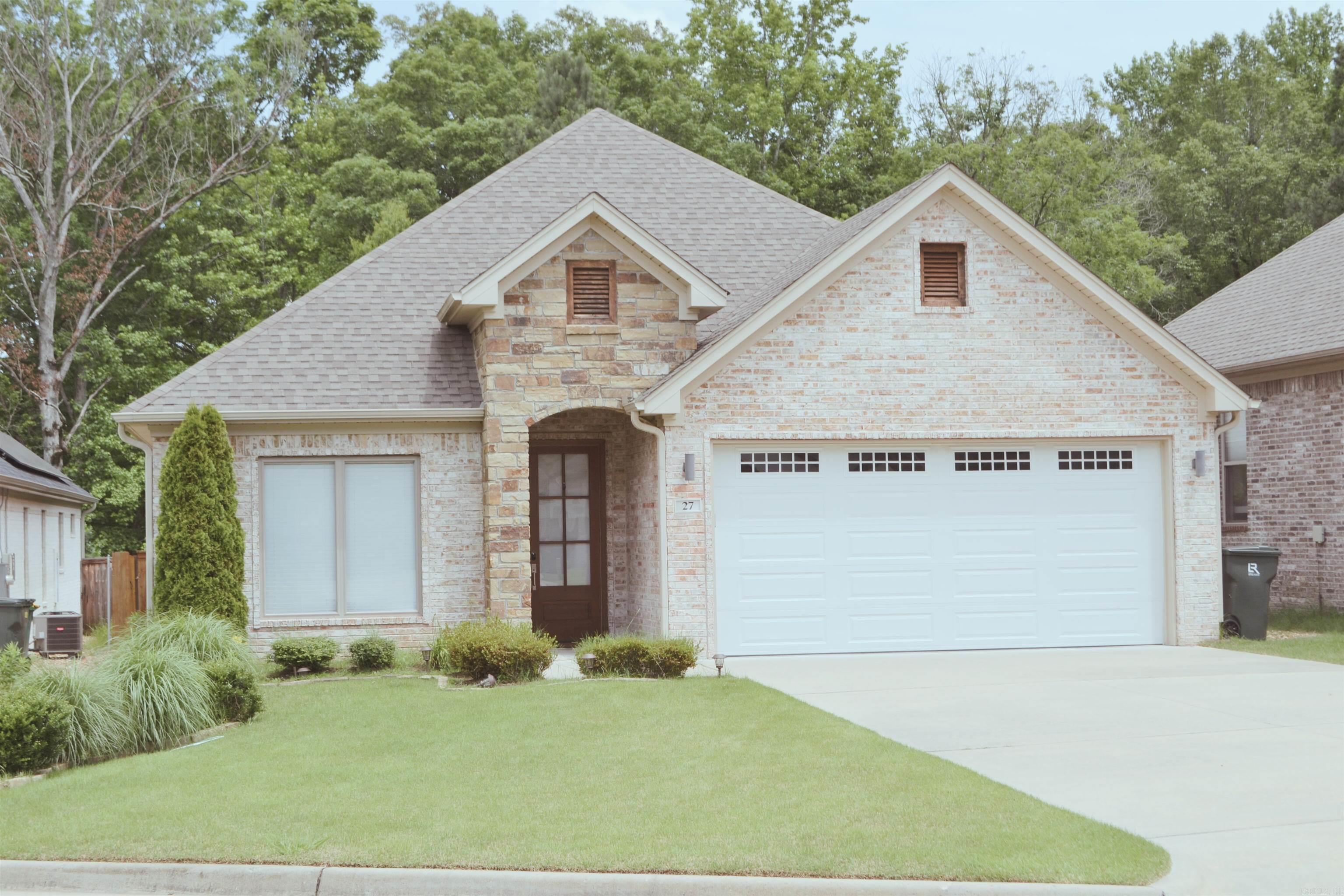 AVAILABLE FOR SHOWINGS BEGINNING SEPTEMBER 15TH! Beautiful 3 Bedroom, 2 Bathroom Home in West Little Rock. Fenced in backyard, screened in back porch. Pets allowed on a case by case basis with a nonrefundable pet fee. $100 Application Fee. $3300/month $3000 security deposit $500 pet fee