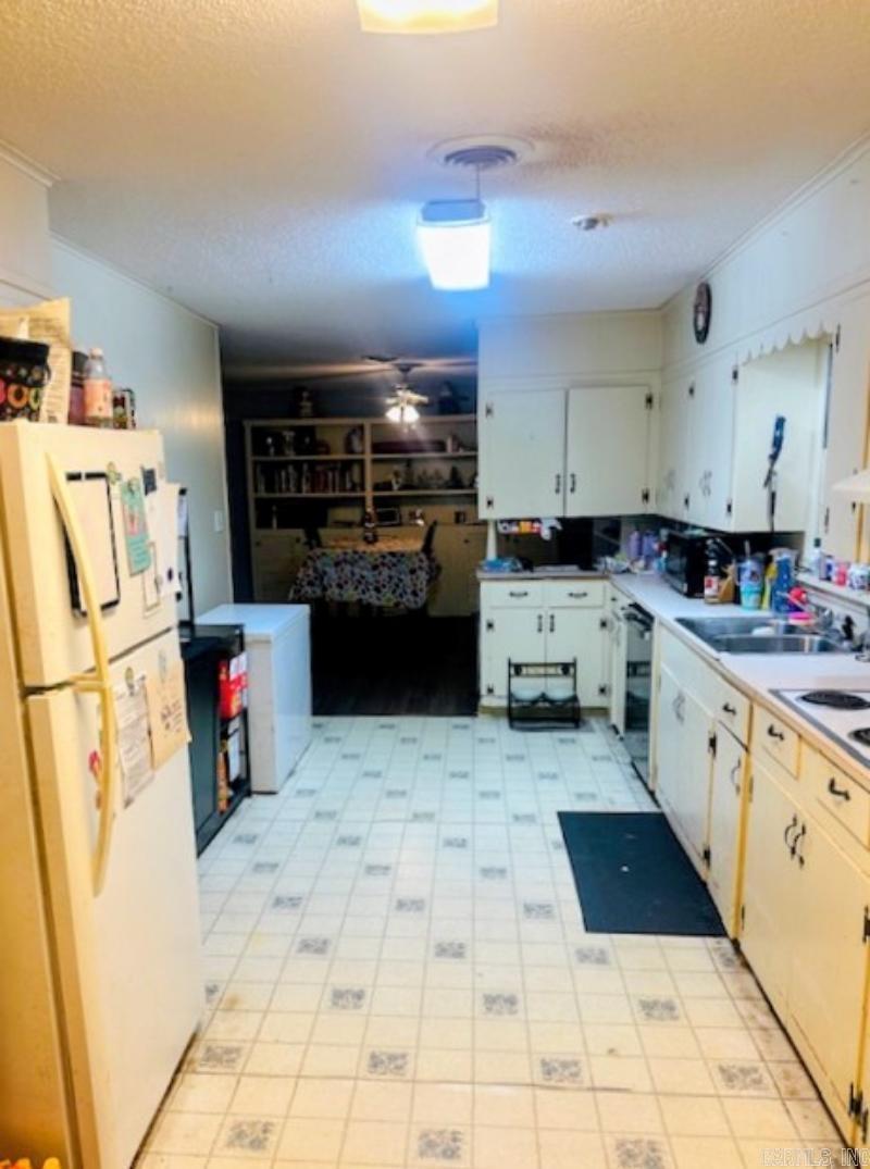 MIKE BERG LAKE - Residential