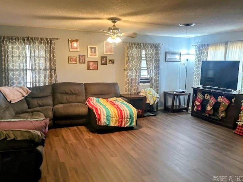 MIKE BERG LAKE - Residential